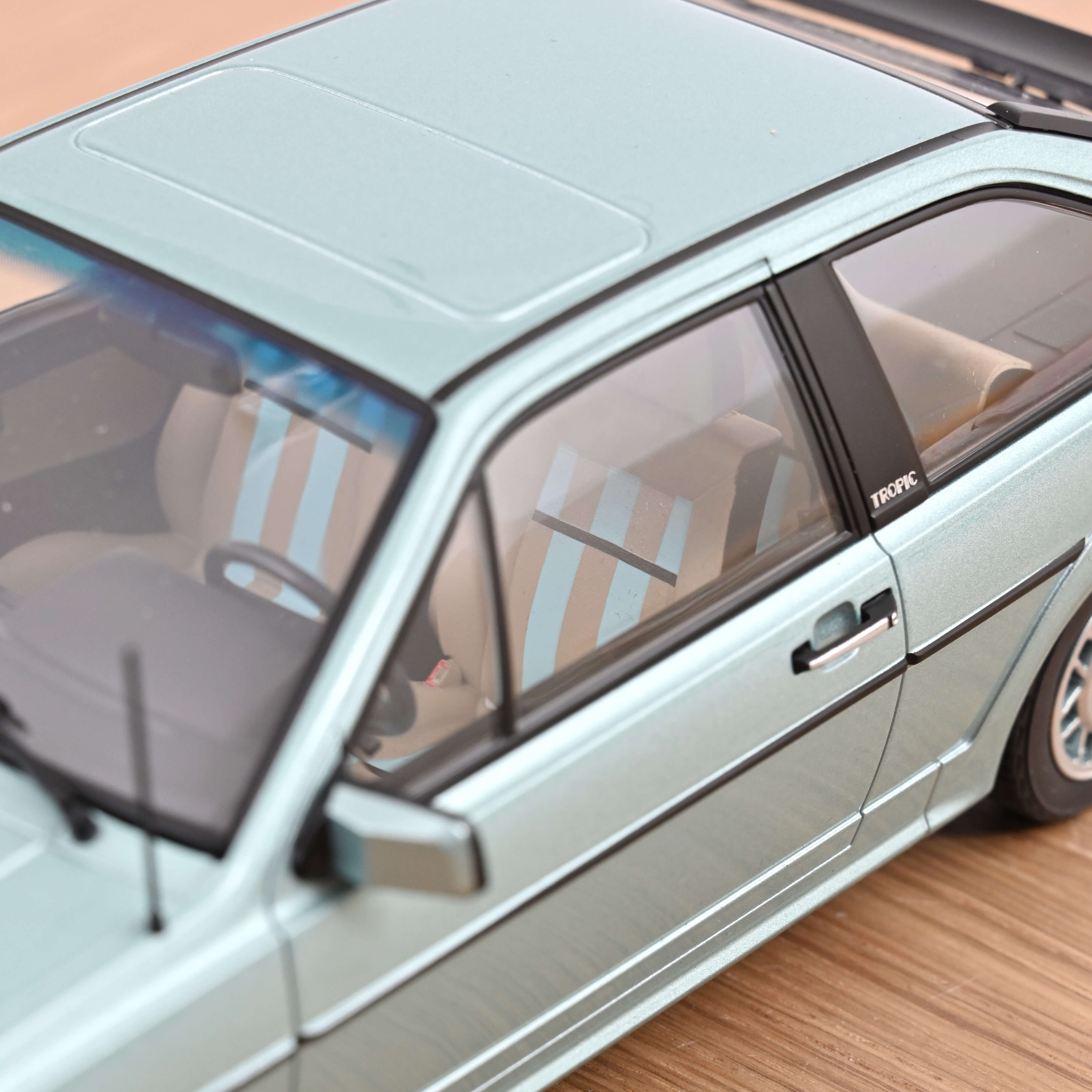 norev-vw-scirocco-1986-turquoise-madison-metallise-1-18-edizione-200-pezzi image 3