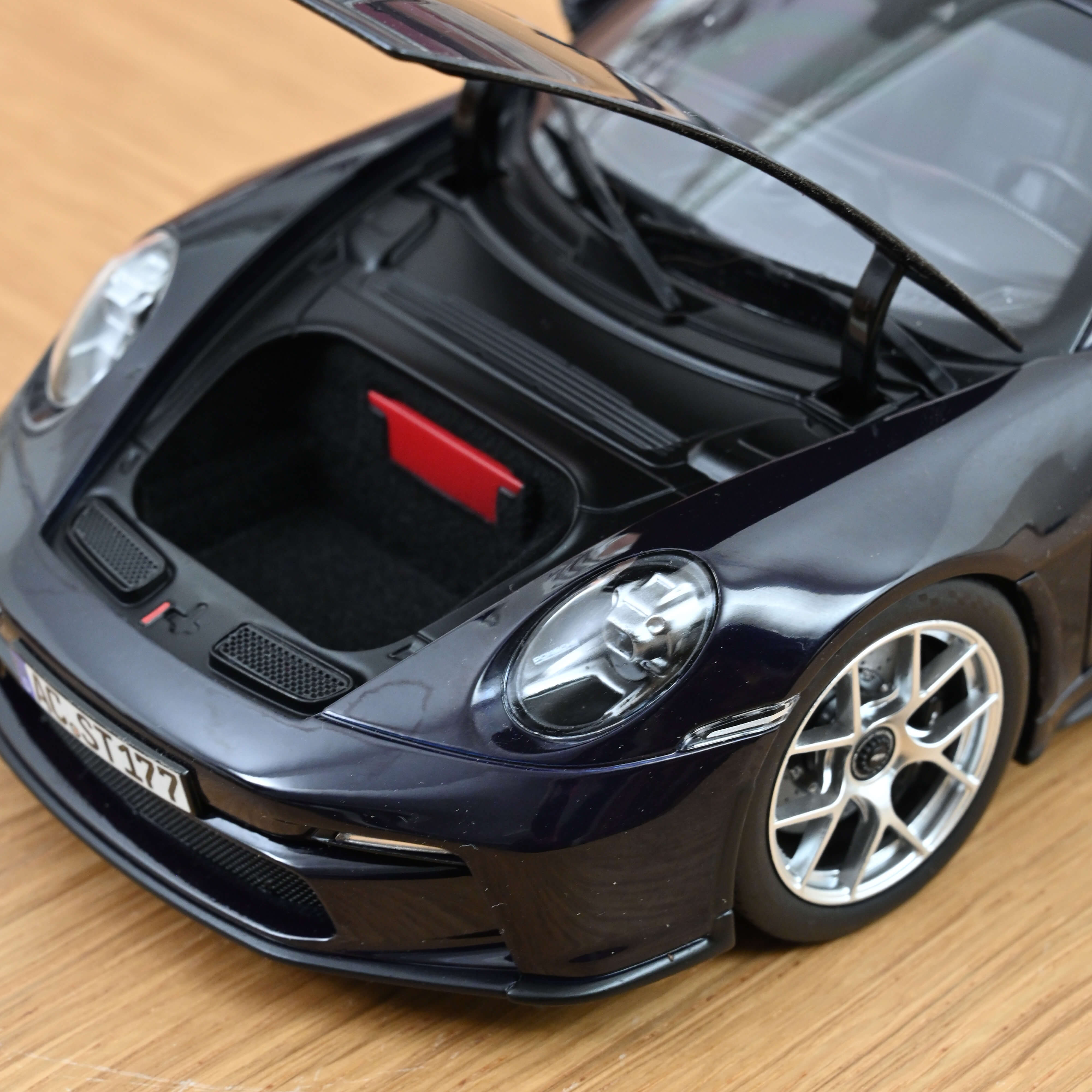 norev-porsche-911-s-t-2023-viola-metallizzato-1-18-modellino-edizione-limitata-4 image 5