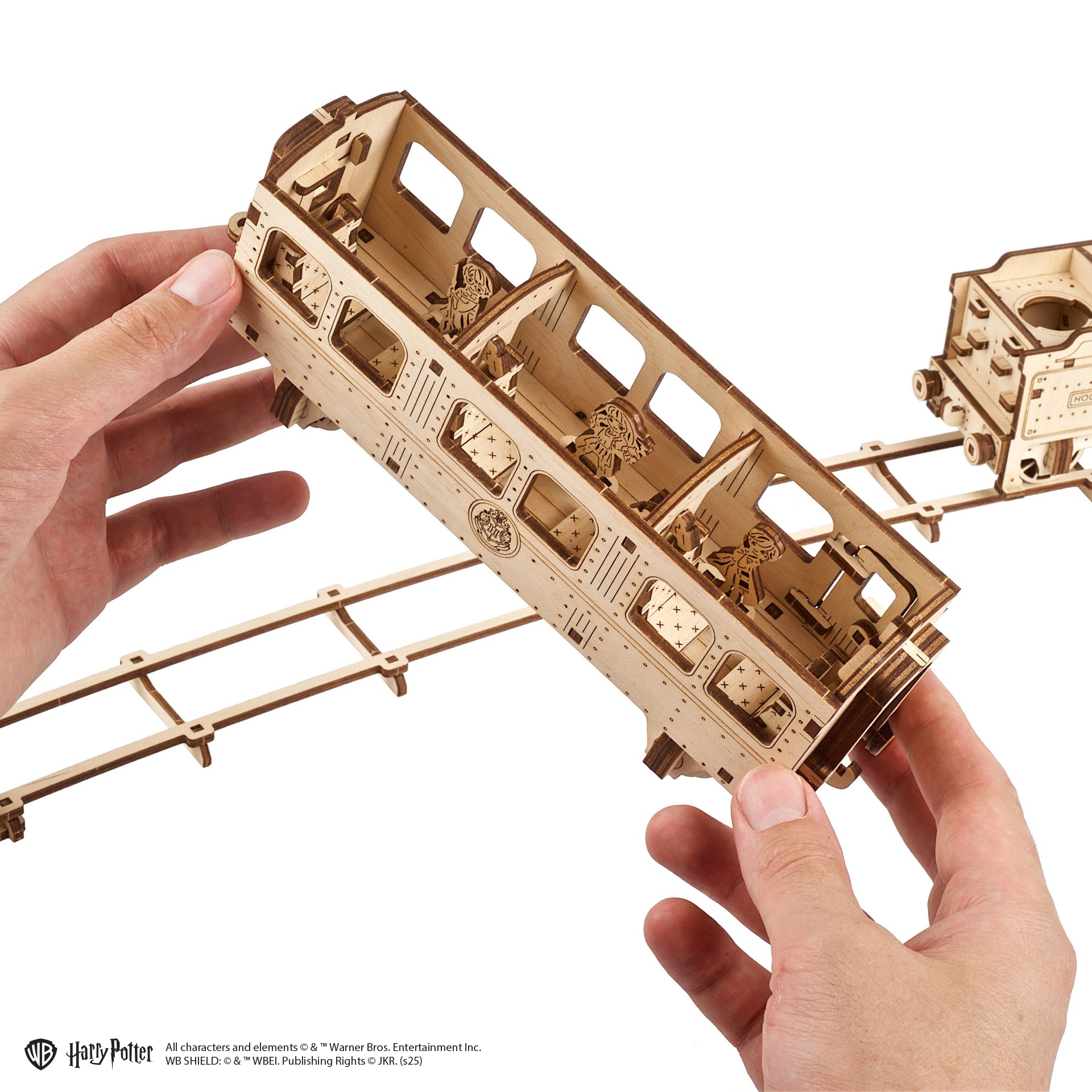 ugears-hogwarts-express-treno-meccanico-in-legno-da-costruire-harry-potter-serie image 6
