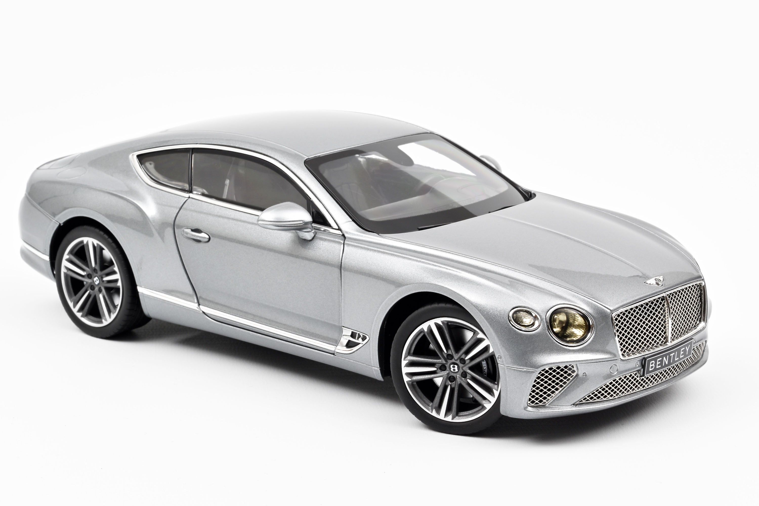 norev-bentley-continental-gt-2018-modellino-auto-1-18-hallmark-metallizzato image 4