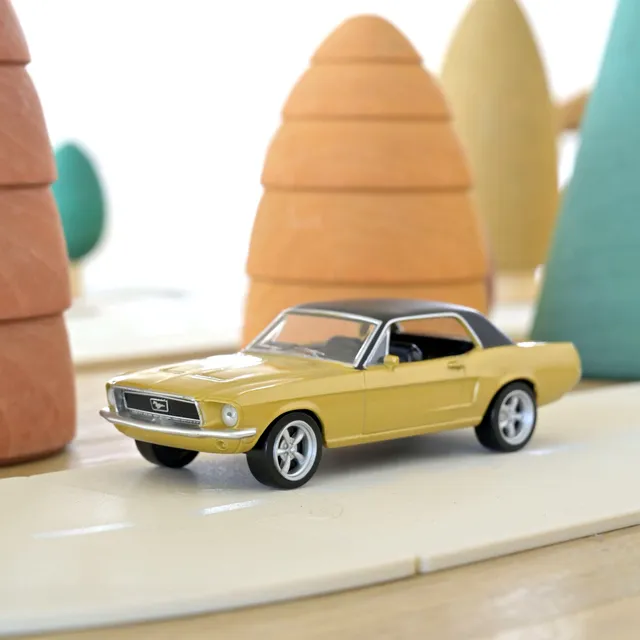 norev-ford-mustang-coupe-1968-gold-interni-neri-1-43-jet-car image 1