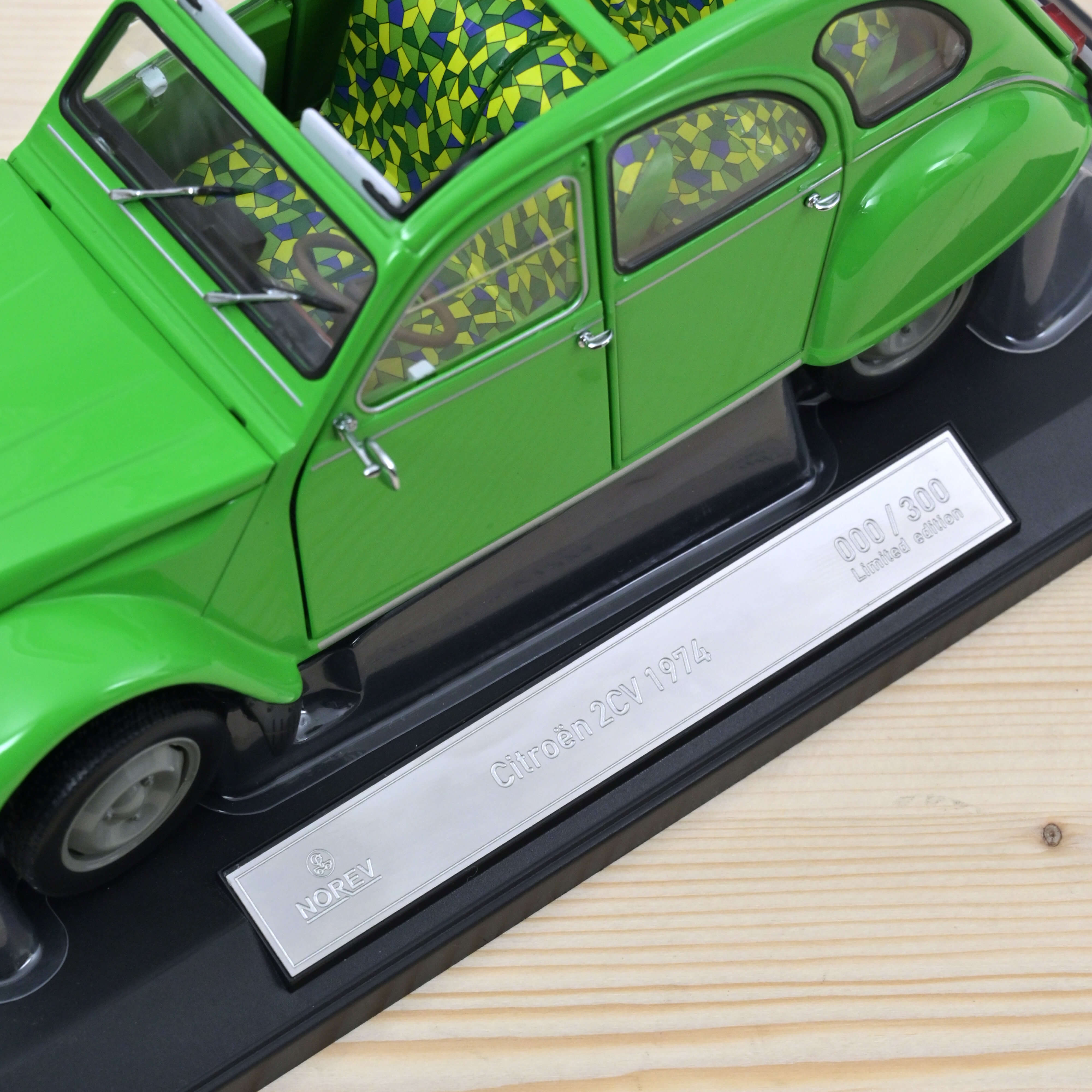 norev-citro-n-2cv-1974-vert-palmeraie-1-18-edizione-300-pz image 5