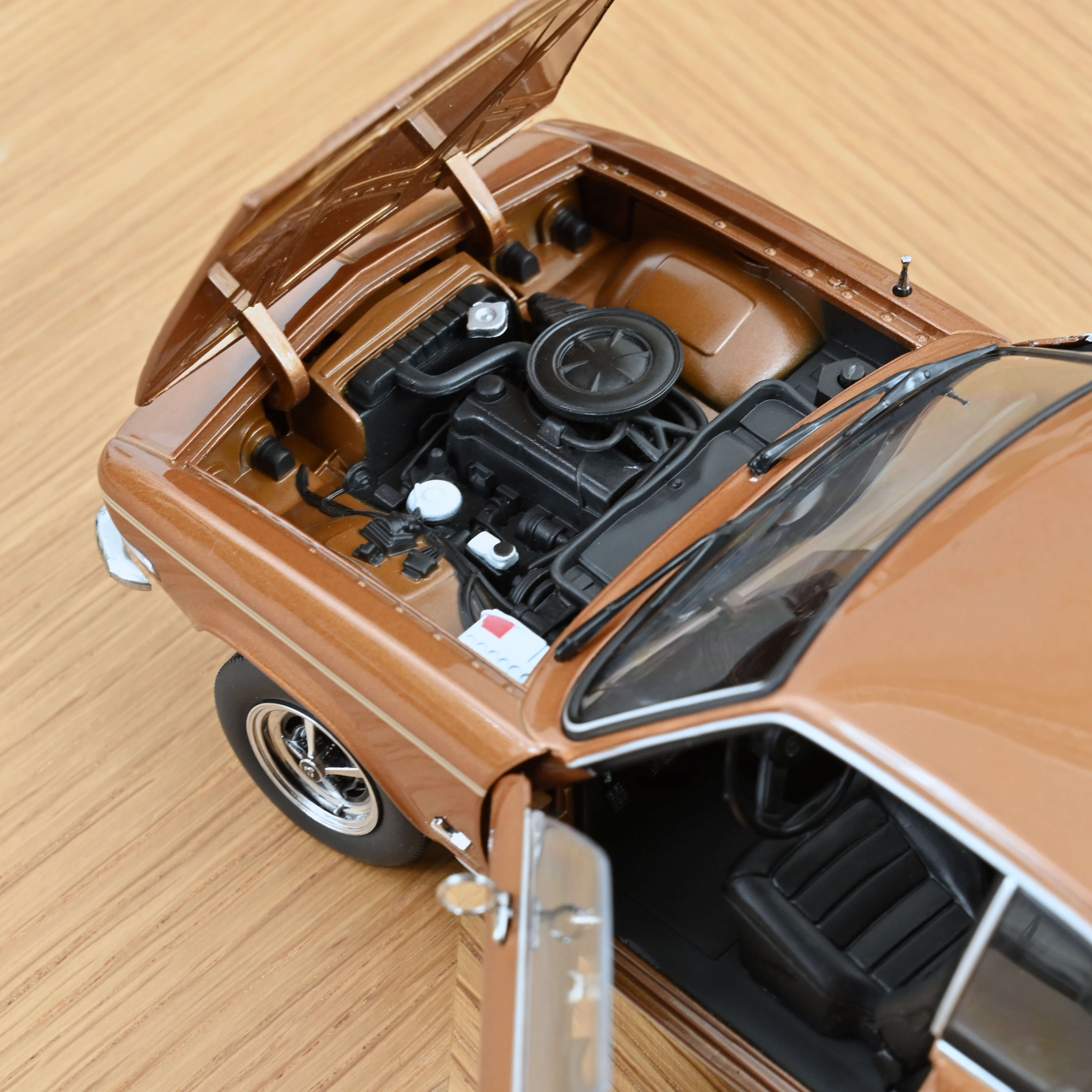 norev-opel-manta-1970-bronzo-metallizzato-1-18-modellino-die-cast-auto-d-epoca image 3