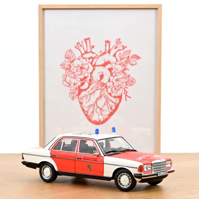 norev-mercedes-benz-200-ambulanza-soccorso-1984-1-18-m-hlheim image 1