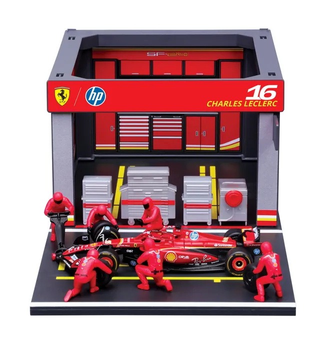 bburago-ferrari-sf-24-16-charles-leclerc-pit-stop-playset-1-43-f1-2024 image 1