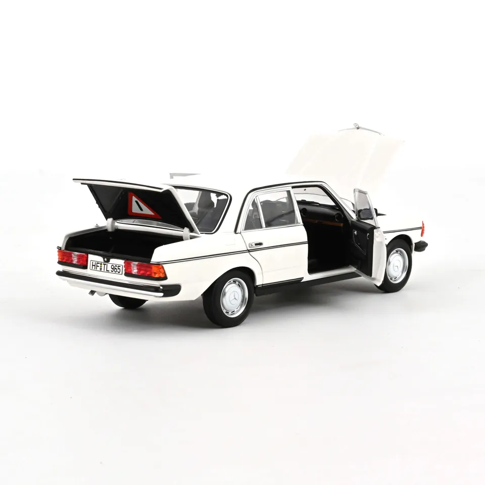 norev-mercedes-benz-200-w123-1982-bianco-1-18 image 1