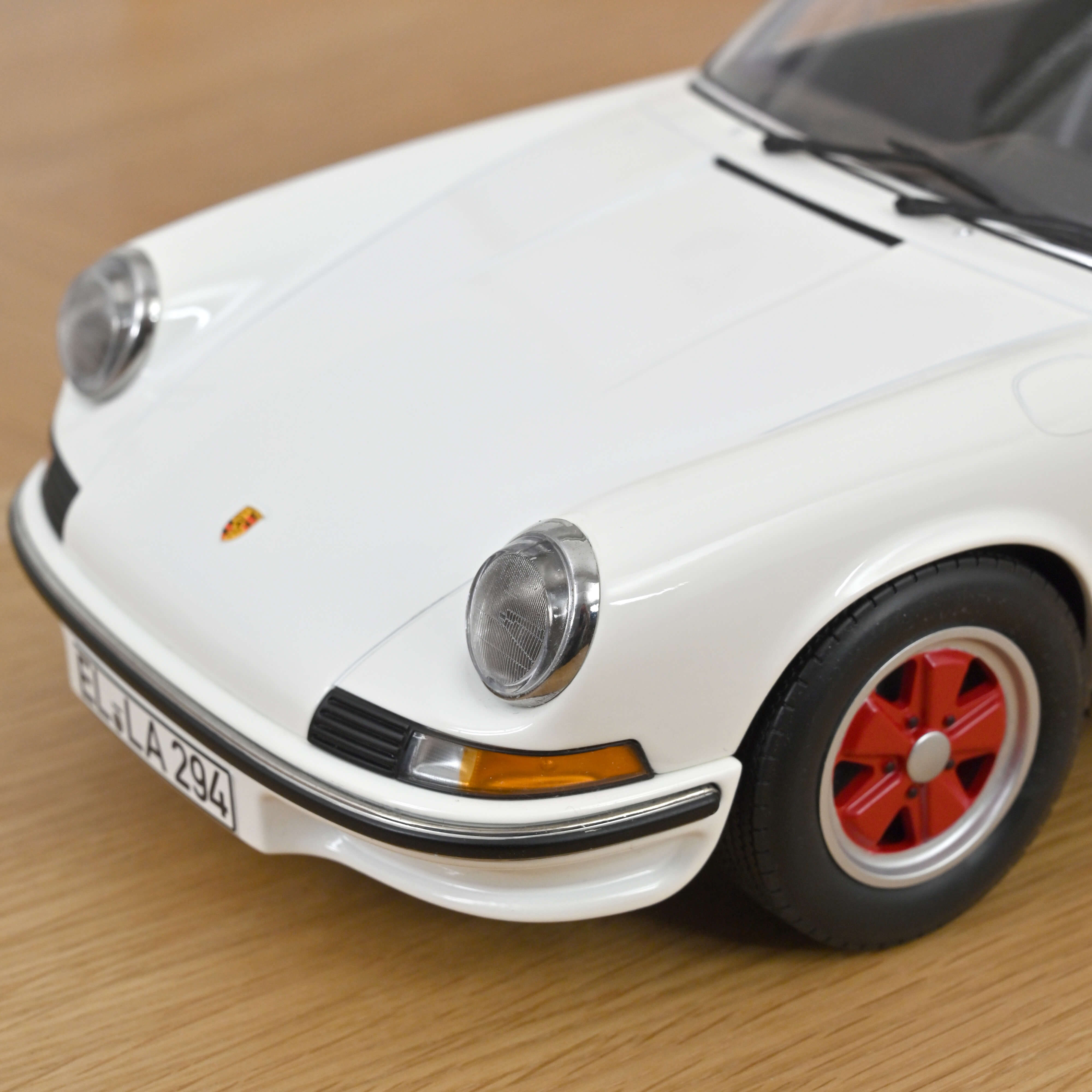 norev-porsche-911-carrera-rs-2-7-1973-grand-prix-blanc-et-rouge-1-12-modellino-d image 4