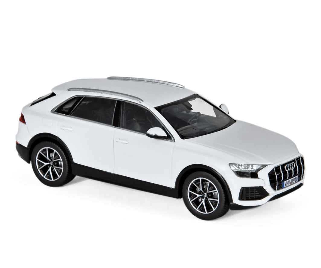 norev-audi-q8-2018-bianco-1-43 image 1