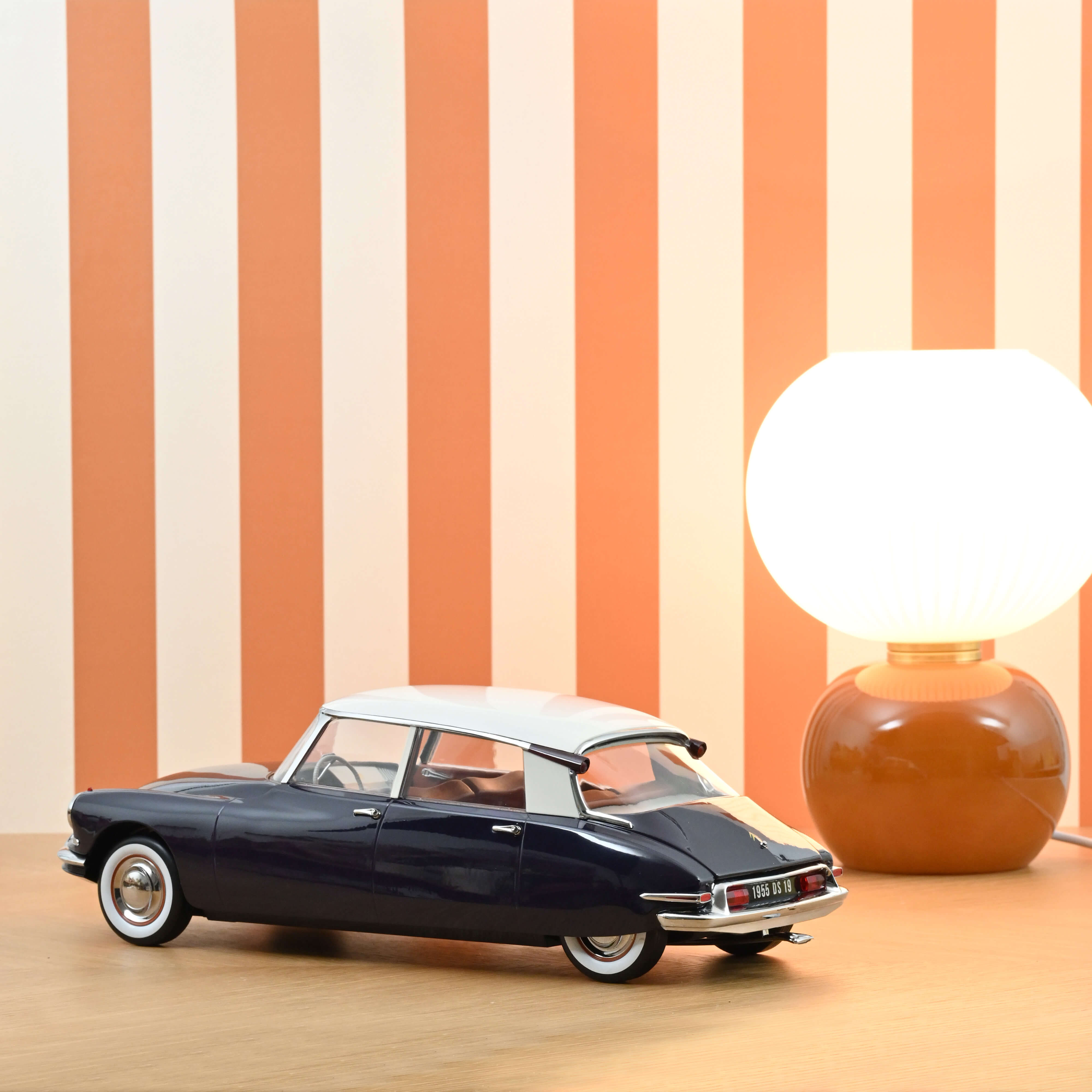 norev-citro-n-ds-19-1955-modellino-auto-1-12-aubergine-et-champagne image 2