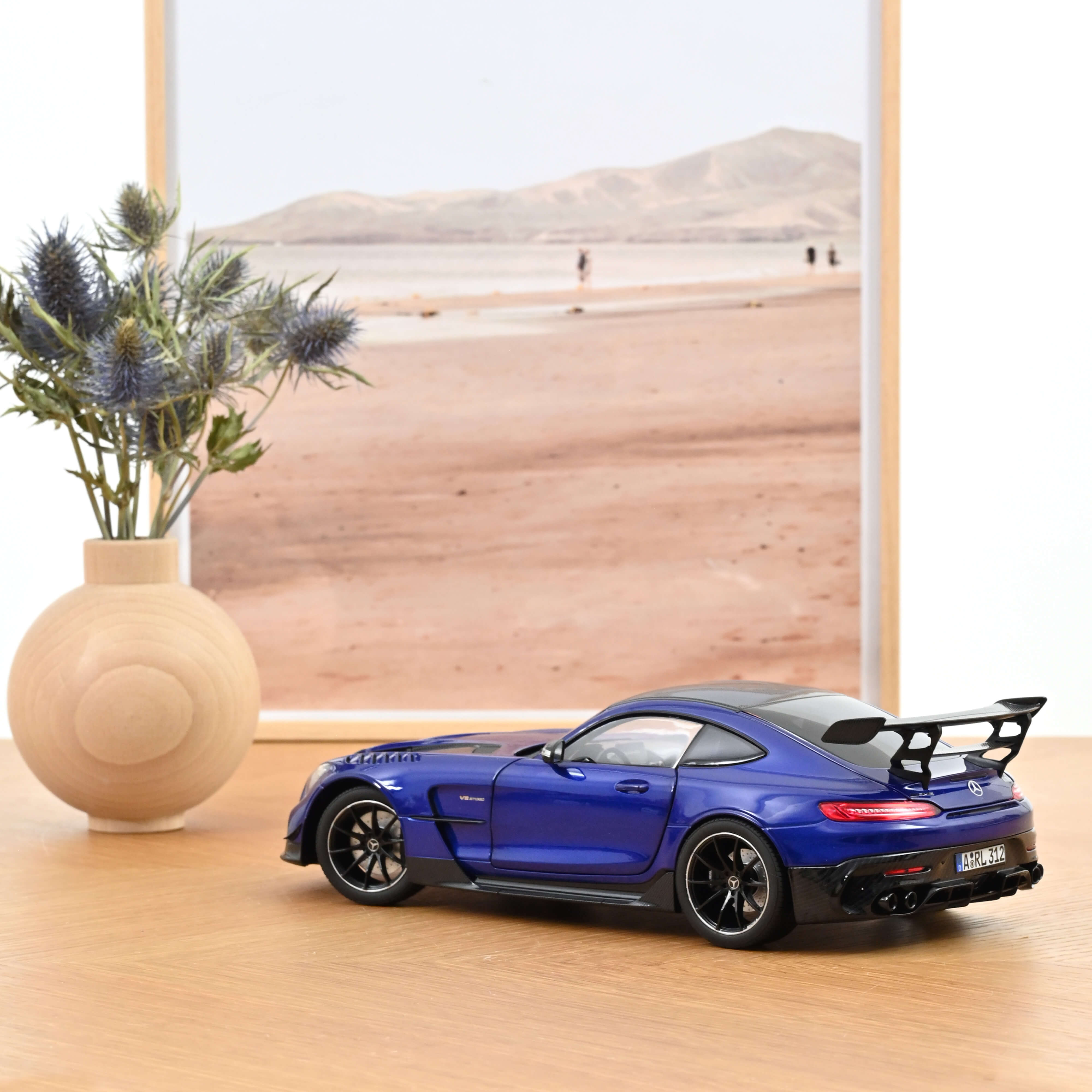 norev-mercedes-amg-gt-black-series-2021-blu-metallizzato-1-18 image 3