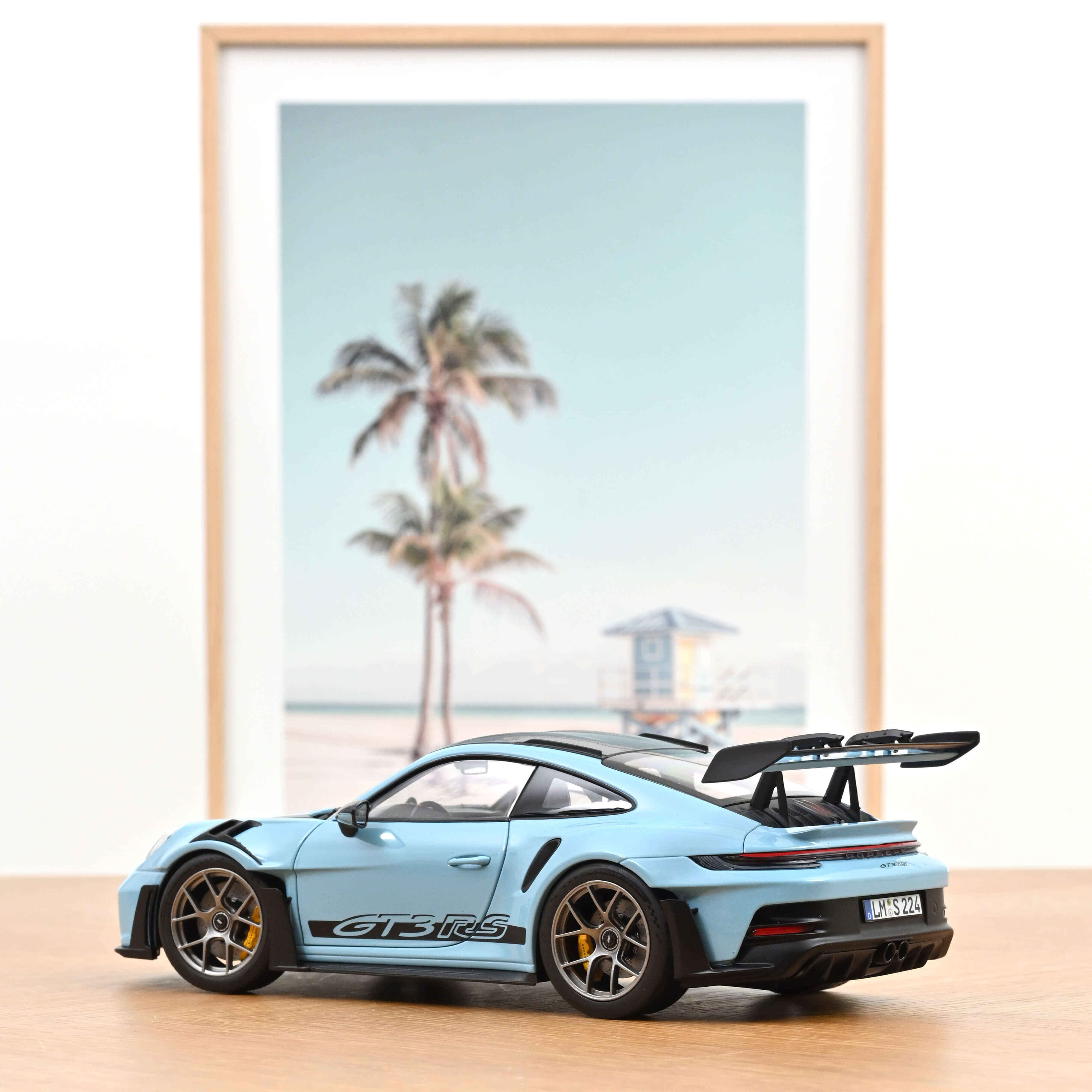norev-porsche-911-gt3-rs-pack-weissach-2022-blu-gulf-1-18 image 3