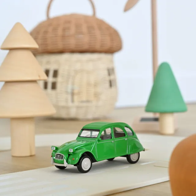 norev-citro-n-2cv-6-club-1979-modellino-auto-1-43-verde-bamboo image 1