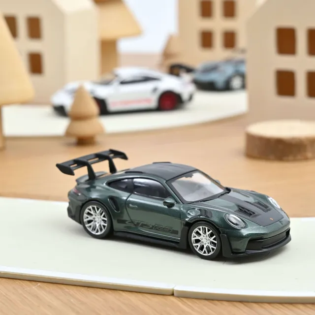 norev-porsche-911-gt3-rs-2022-modellino-auto-1-43-verde-malachite-pack-weissach image 1