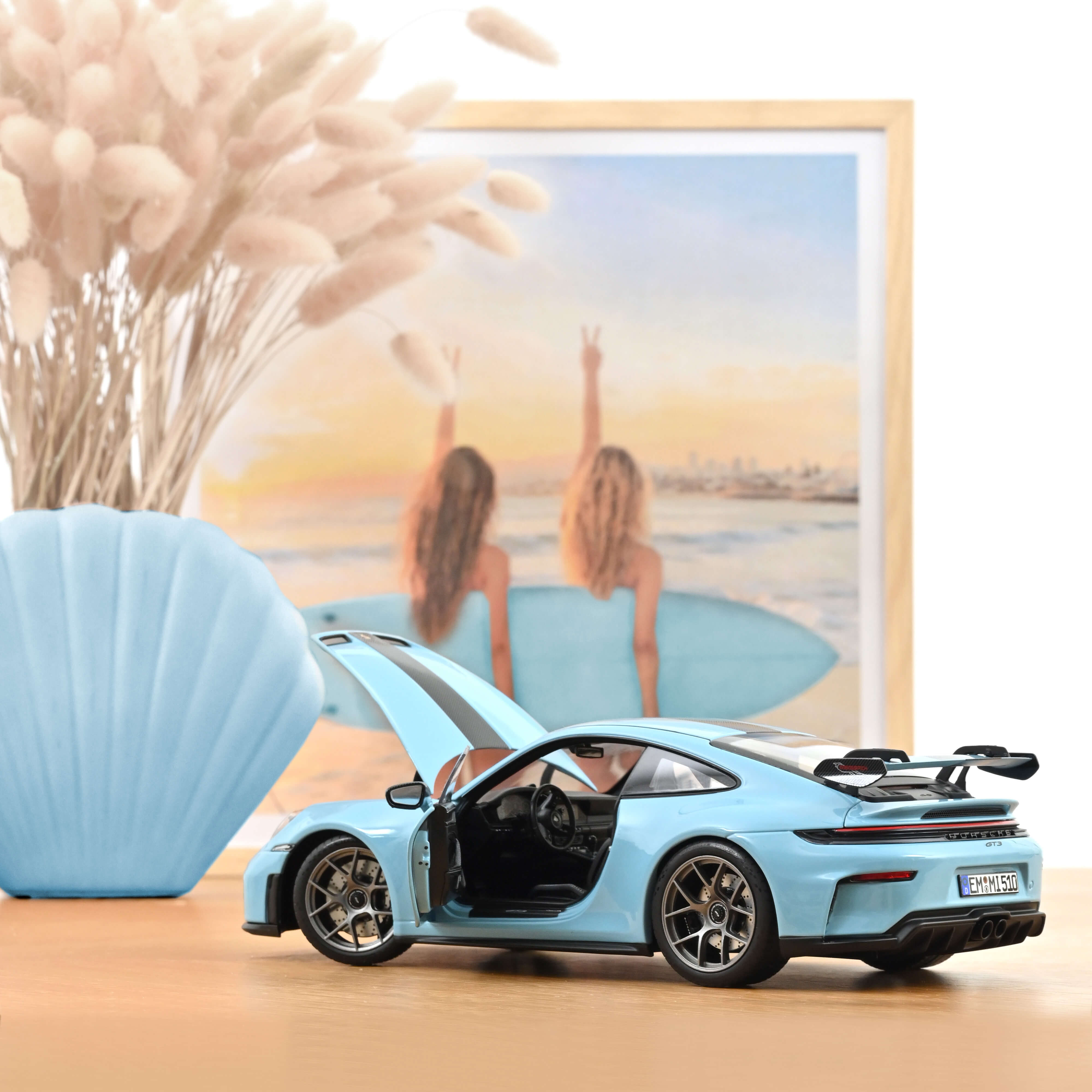 norev-porsche-911-gt3-pack-weissach-2025-blu-gulf-1-18-modellino-supercar image 2
