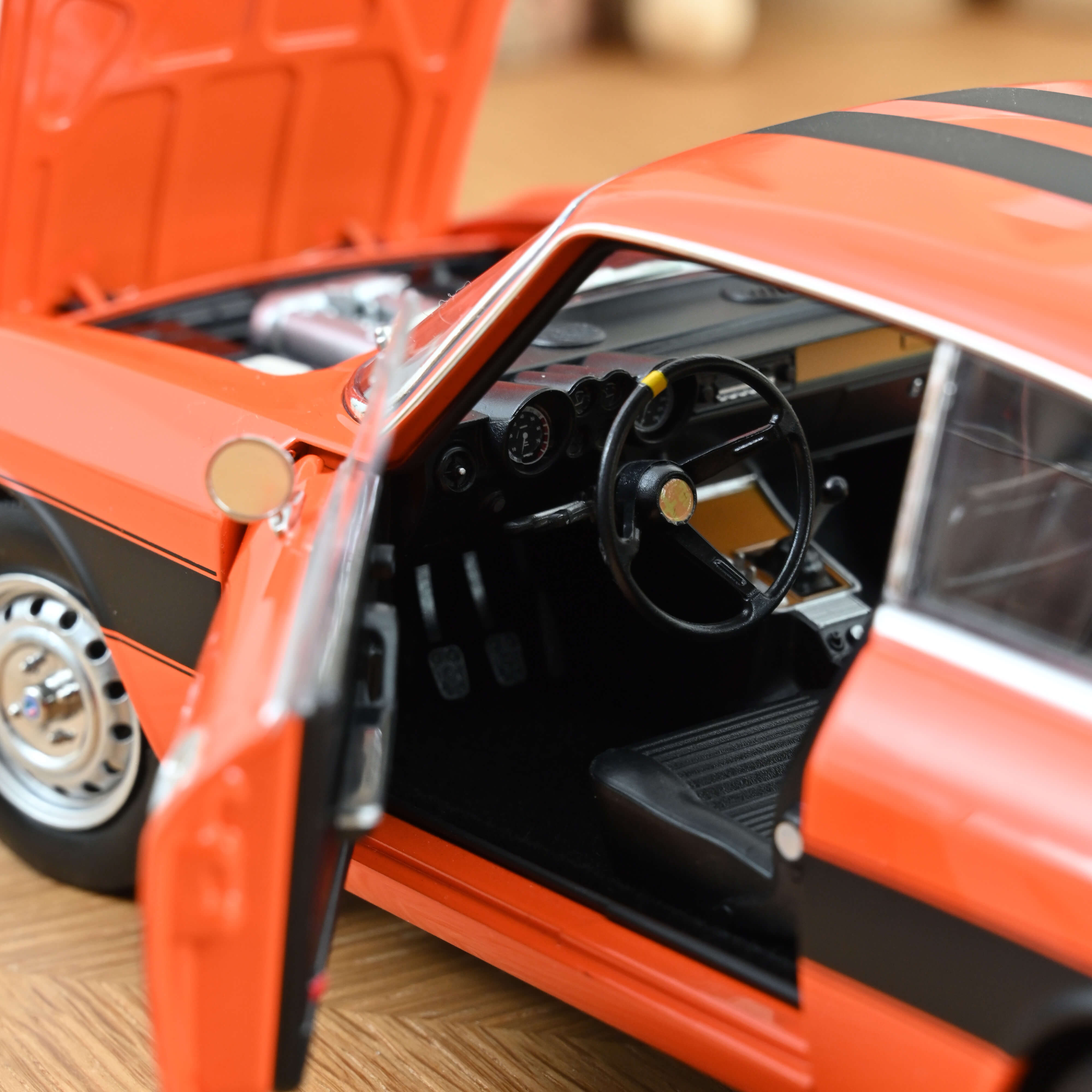 norev-alfa-romeo-2000-gtv-1973-1-18-modellino-arancione-fast-furious-10 image 4