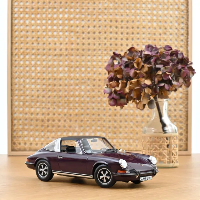 norev-porsche-911-e-targa-1971-viola-1-18-modellino-auto-con-tetto-rimovibile image 1