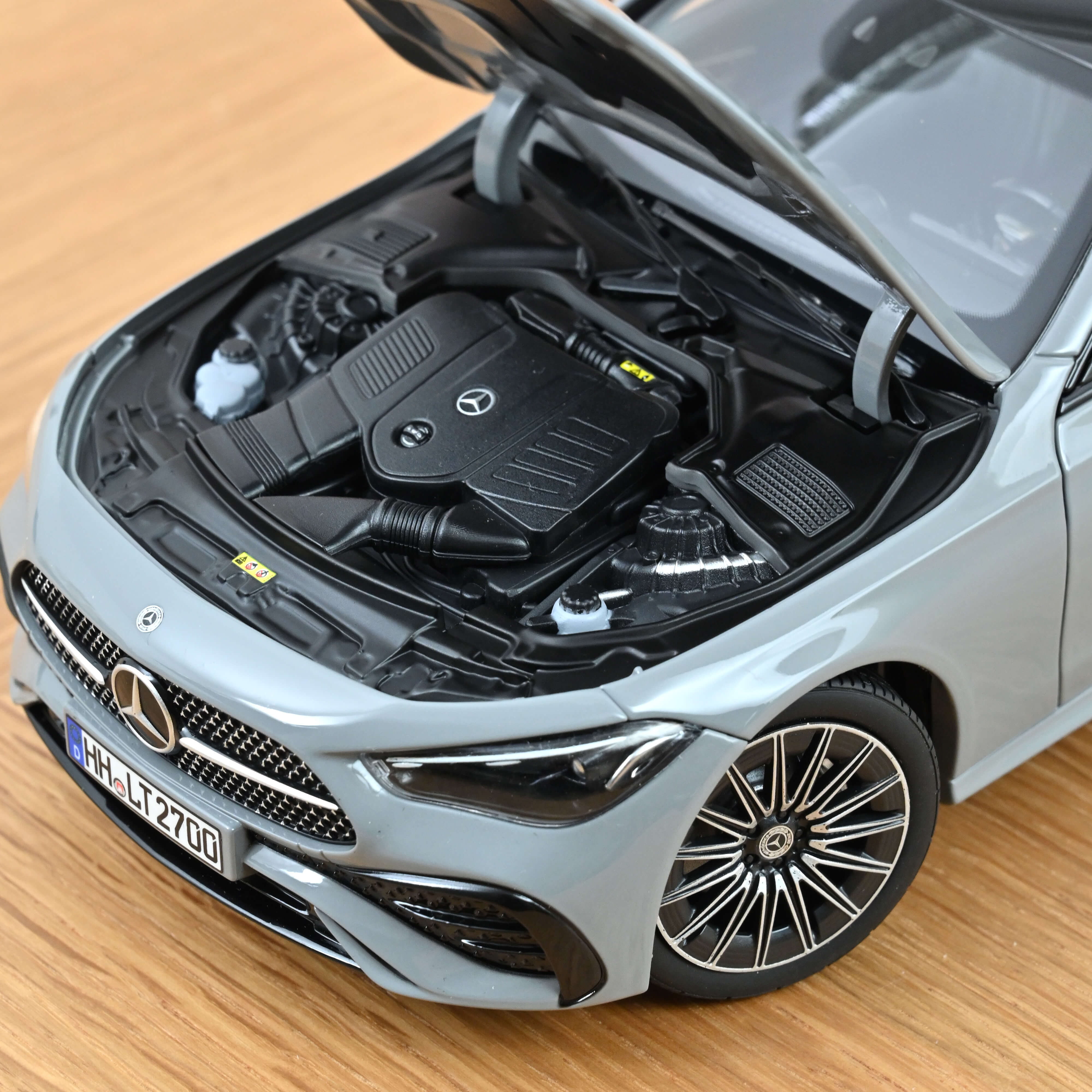 norev-mercedes-benz-cle-coup-2024-gris-alpine-1-18-edizione-200-pz image 4