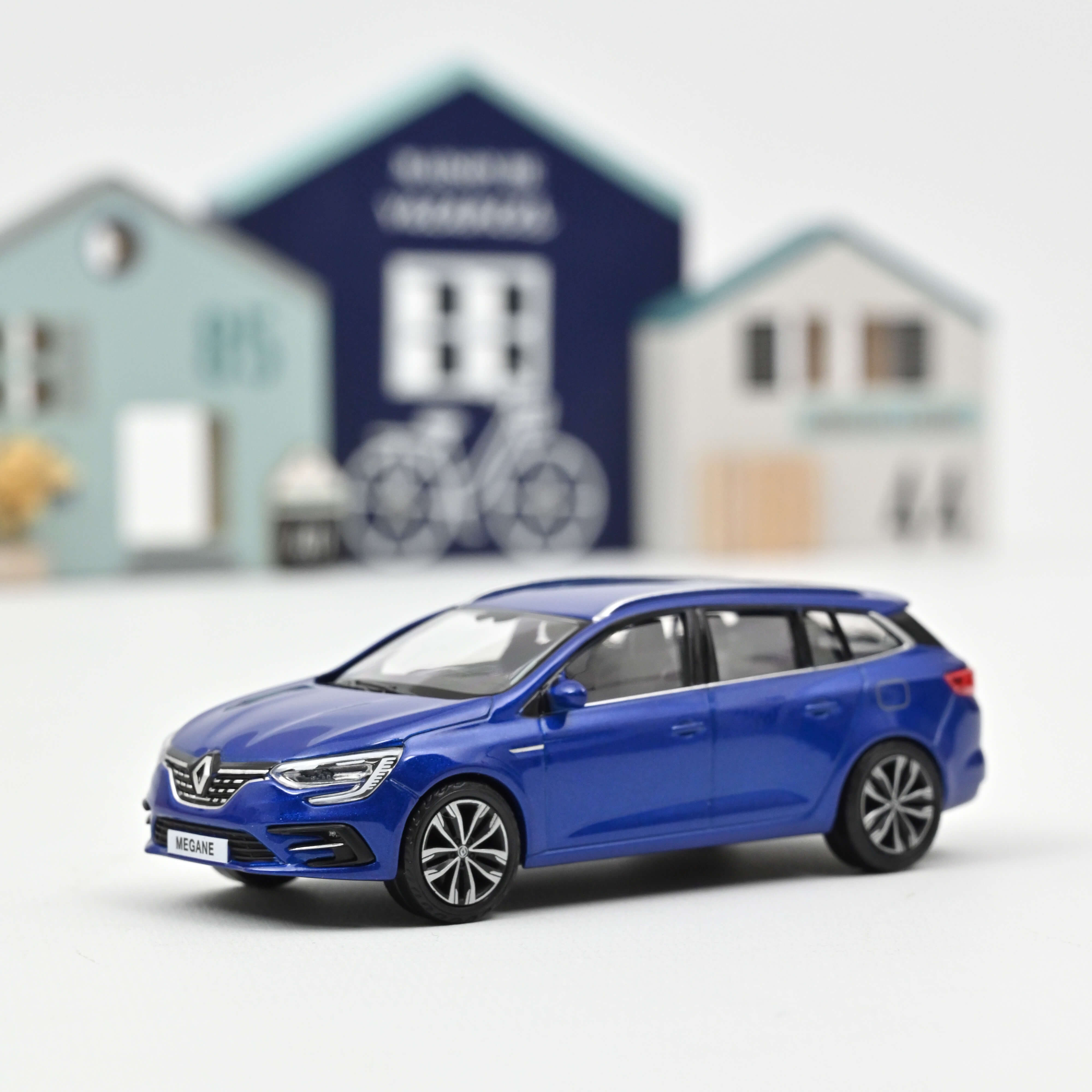 norev-renault-megane-sport-tourer-2020-bleu-fer-modellino-auto-1-43 image 1