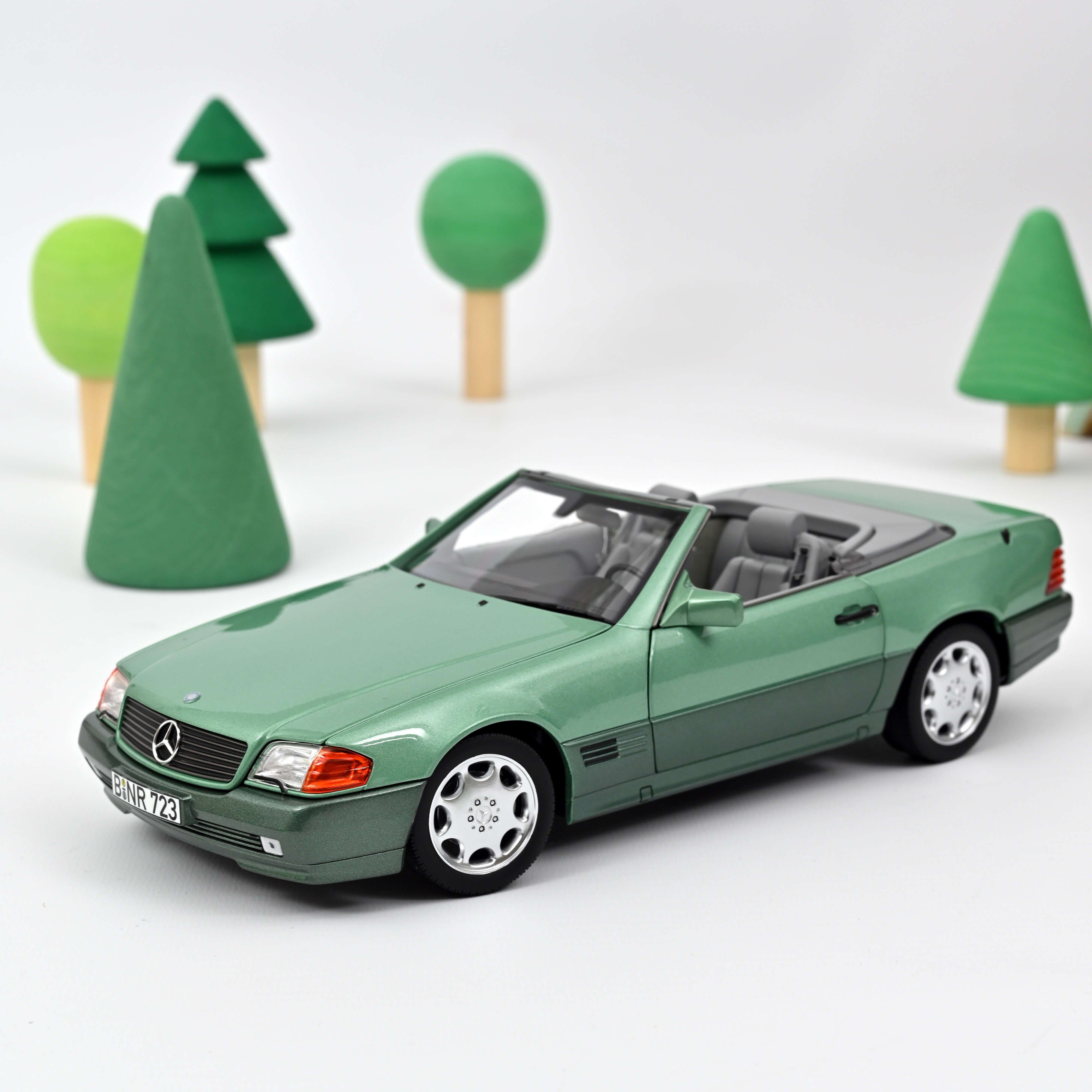 norev-mercedes-benz-500-sl-1989-1-18-modellino-die-cast-verde-metallizzato-edizi image 1