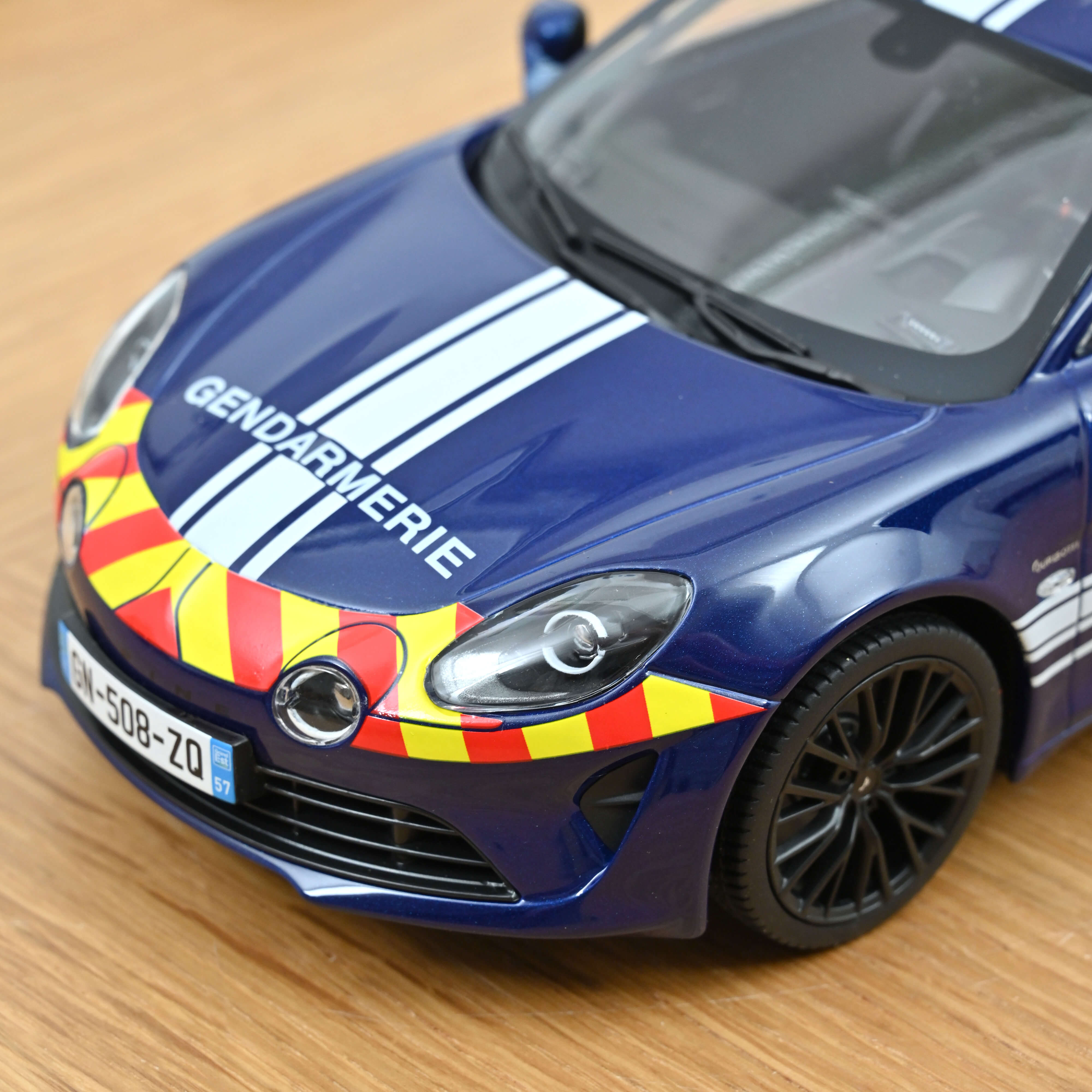 norev-alpine-a110-s-2023-gendarmerie-modellino-auto-1-18 image 3