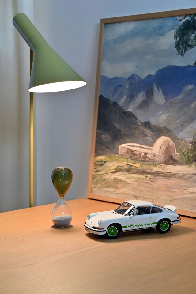 norev-porsche-911-rs-1973-modellino-auto-1-18-bianco-con-deco-verde image 1