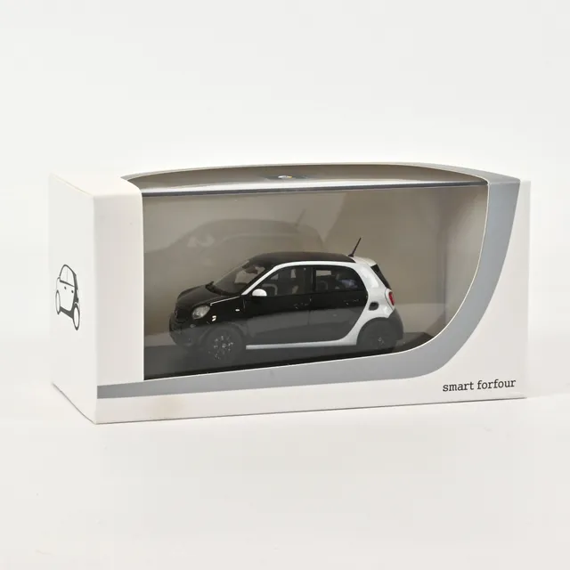 norev-smart-forfour-2015-modellino-auto-1-43-nero-bianco image 1