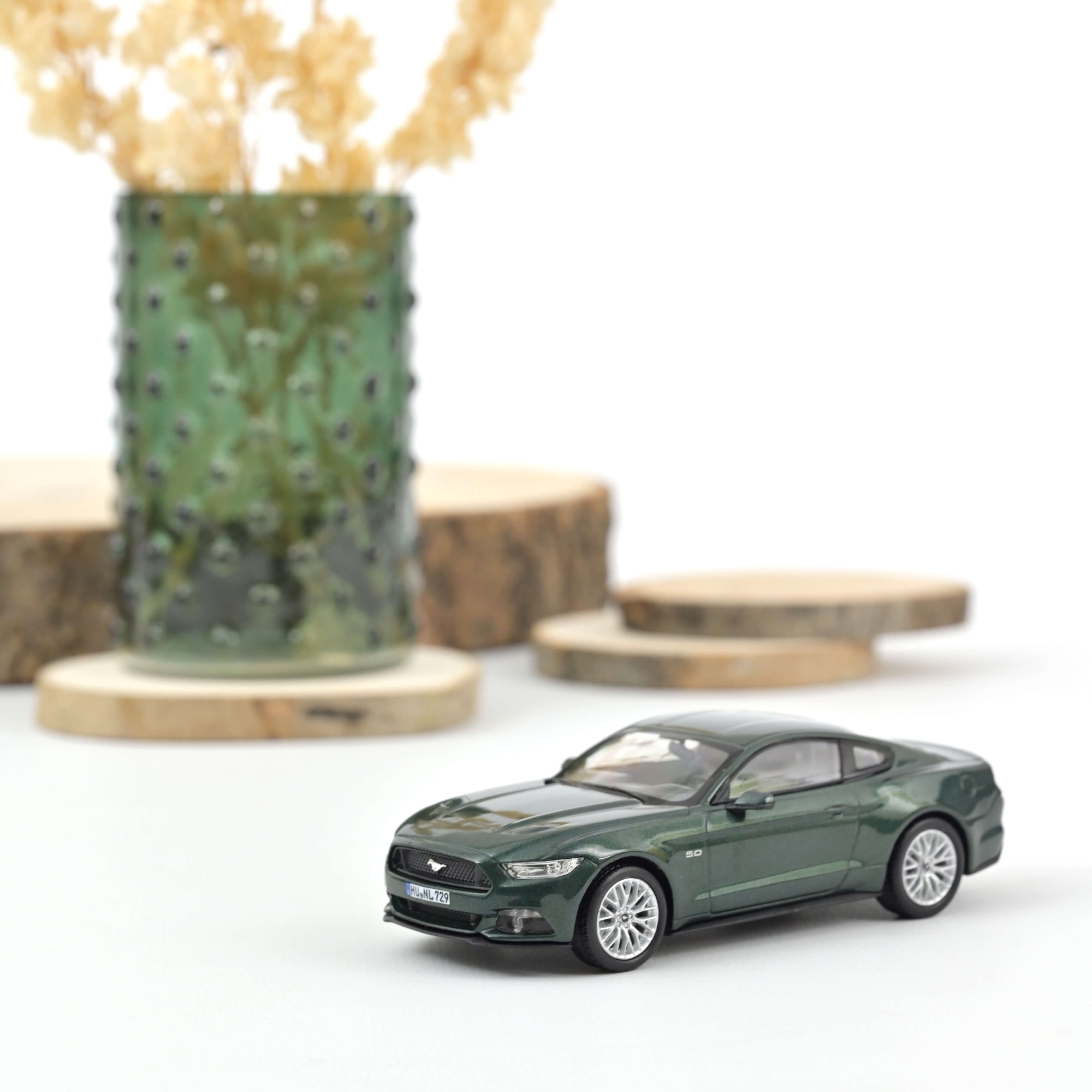 norev-ford-mustang-2015-modellino-auto-1-43-verde-metallizzato image 1