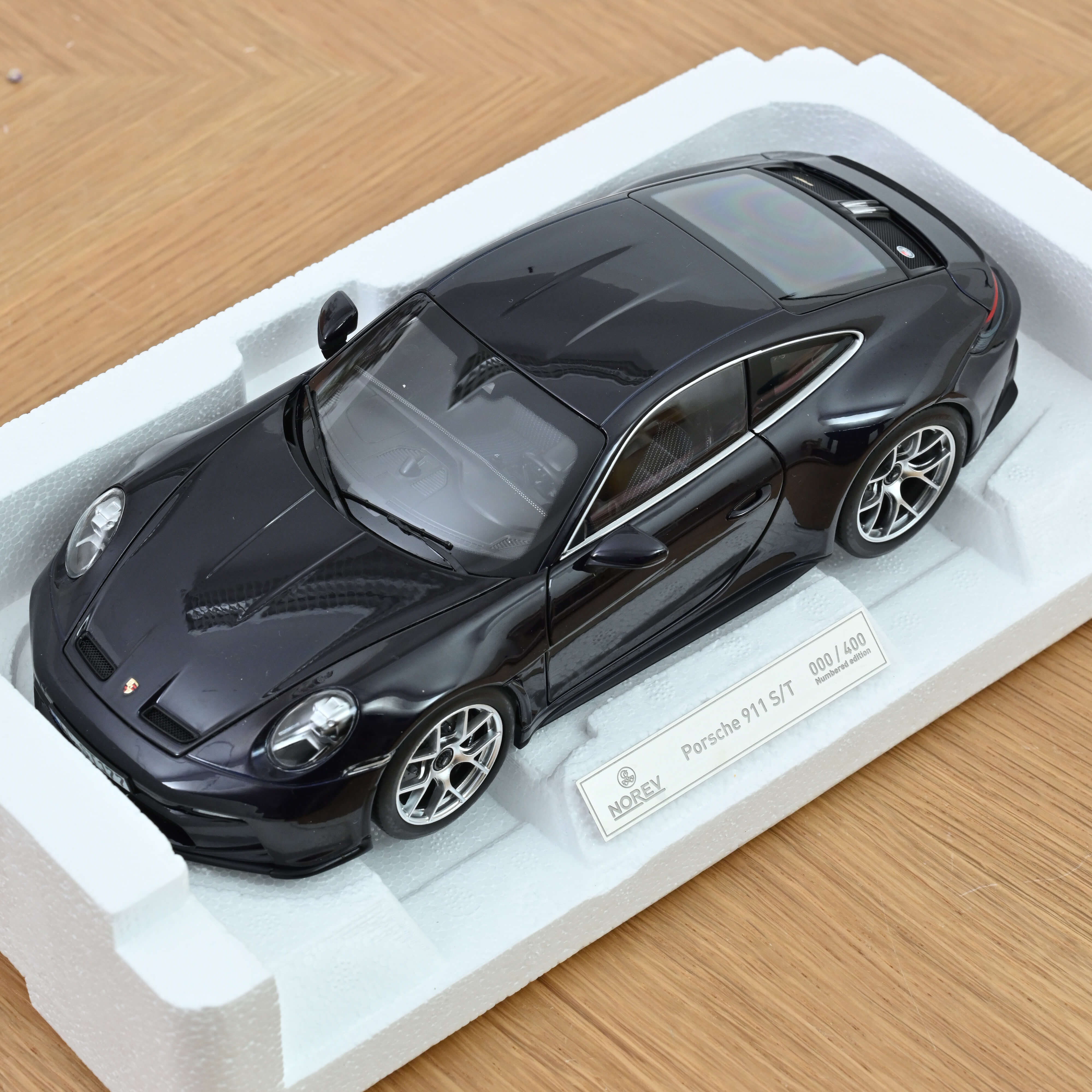 norev-porsche-911-s-t-2023-viola-metallizzato-1-18-modellino-edizione-limitata-4 image 7