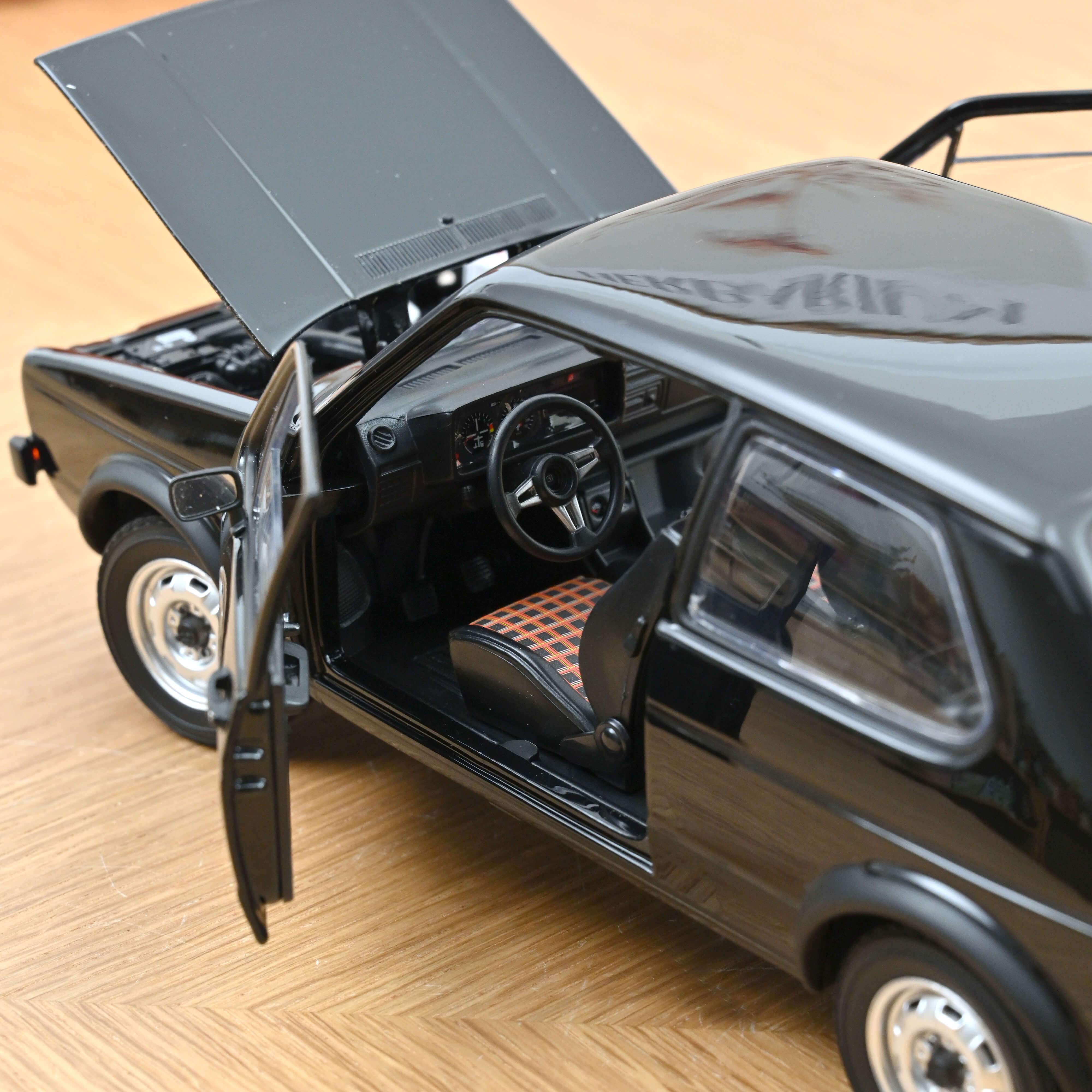norev-vw-golf-gti-1976-nero-1-18 image 5