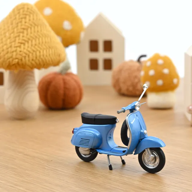 norev-vespa-125-primavera-1968-modellino-scooter-1-18-blu-metallizzato image 1