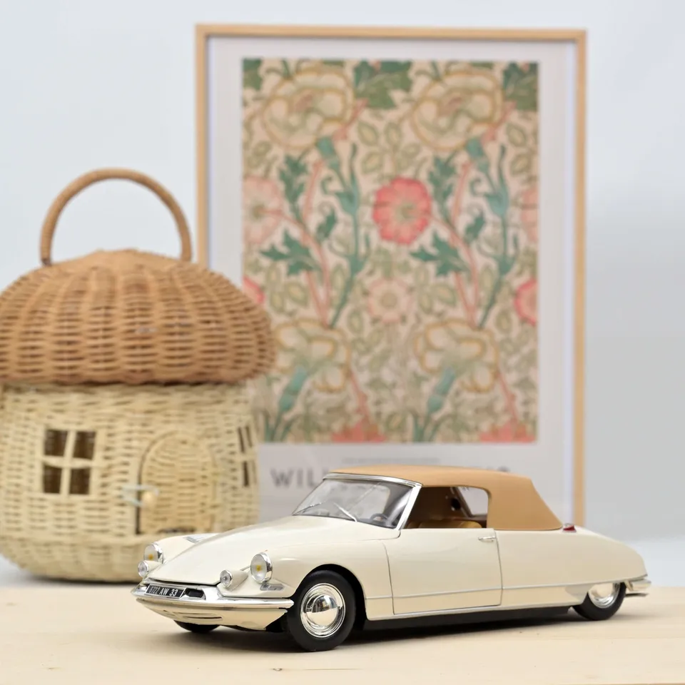 norev-citro-n-ds-19-cabriolet-1961-beige-1-18-edizione-400-pezzi image 1