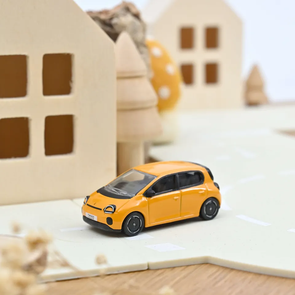 norev-renault-twingo-e-tech-2026-modellino-giocattolo-1-64-giallo-mango image 1