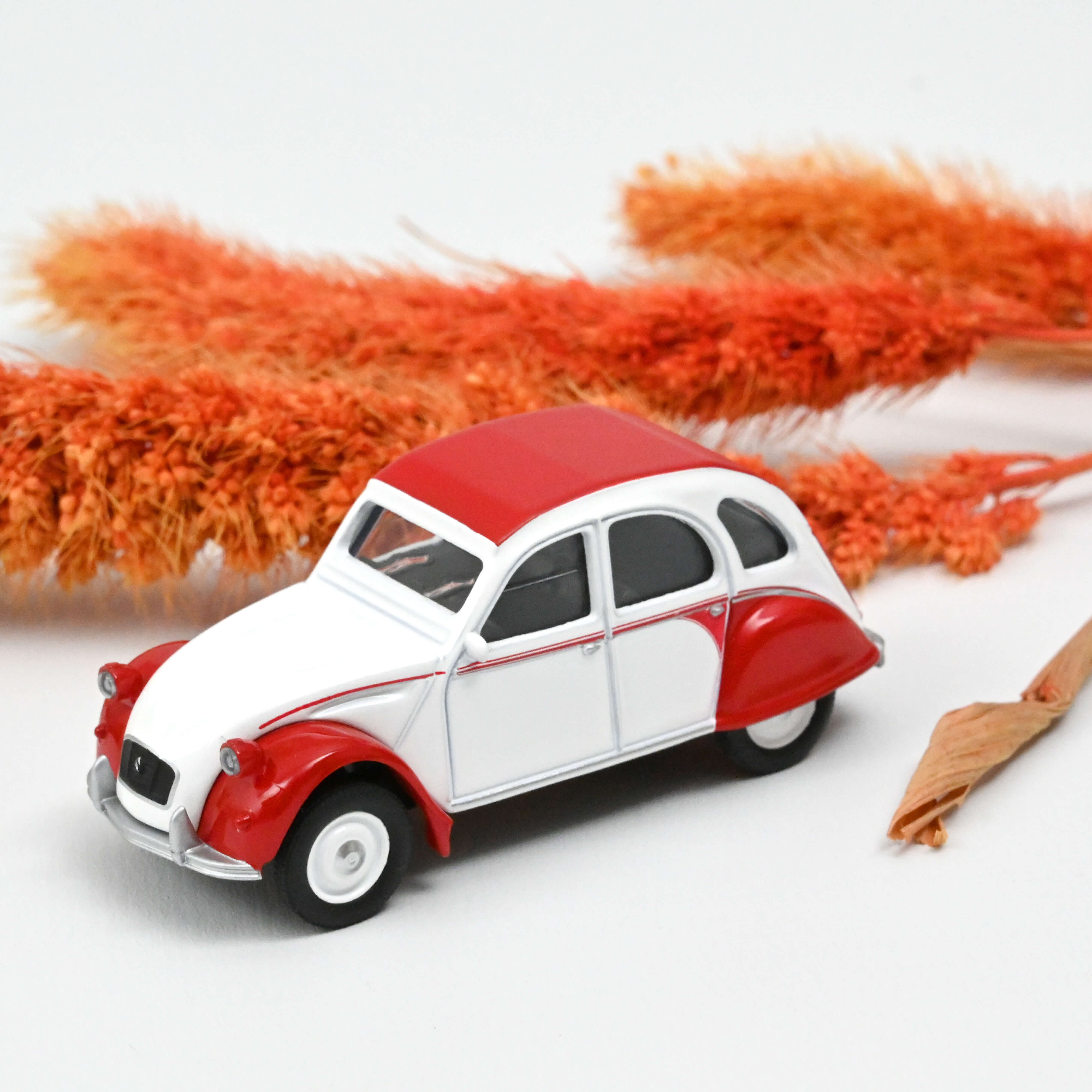 norev-citro-n-2cv-dolly-1986-blanc-et-rouge-modellino-auto-1-54 image 1