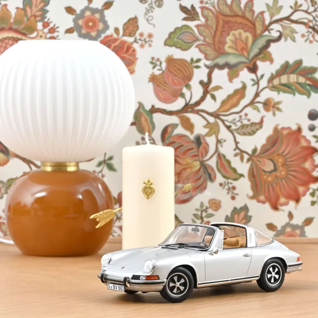 norev-porsche-911-e-targa-1969-argento-scala-1-18-edizione-limitata-400-pz image 1