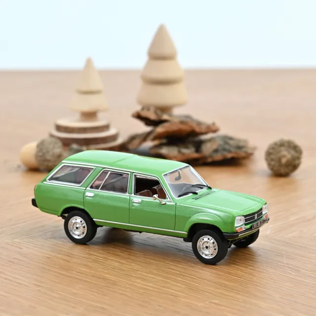 norev-peugeot-504-break-dangel-1980-verde-metallizzato-1-43 image 1