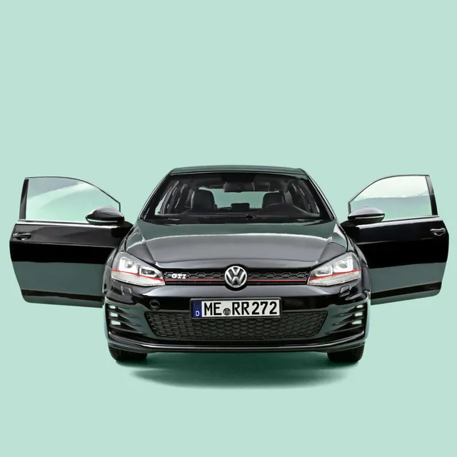 norev-volkswagen-golf-gti-2013-modellino-auto-1-18-nero image 1