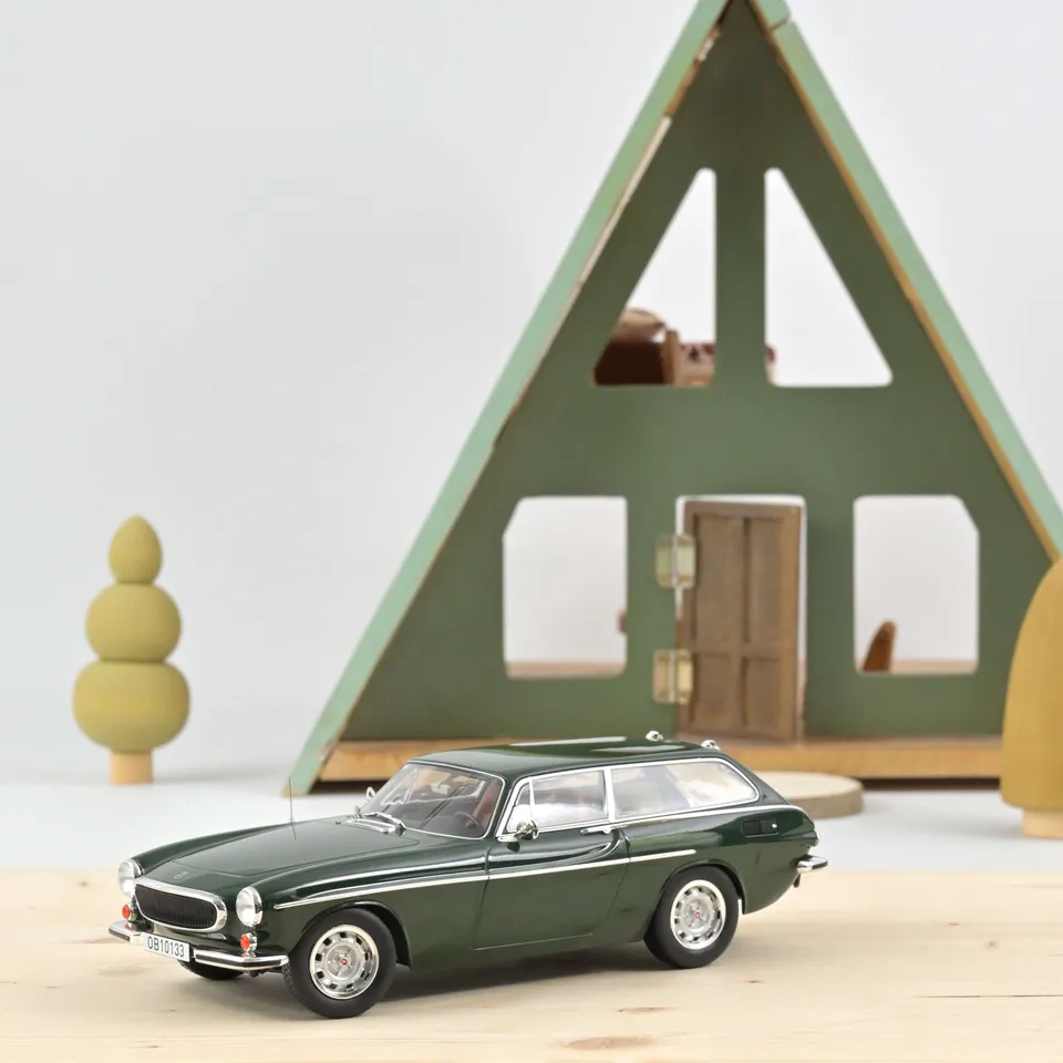 norev-volvo-1800-es-1973-modellino-auto-1-18-verde-scuro-2 image 1