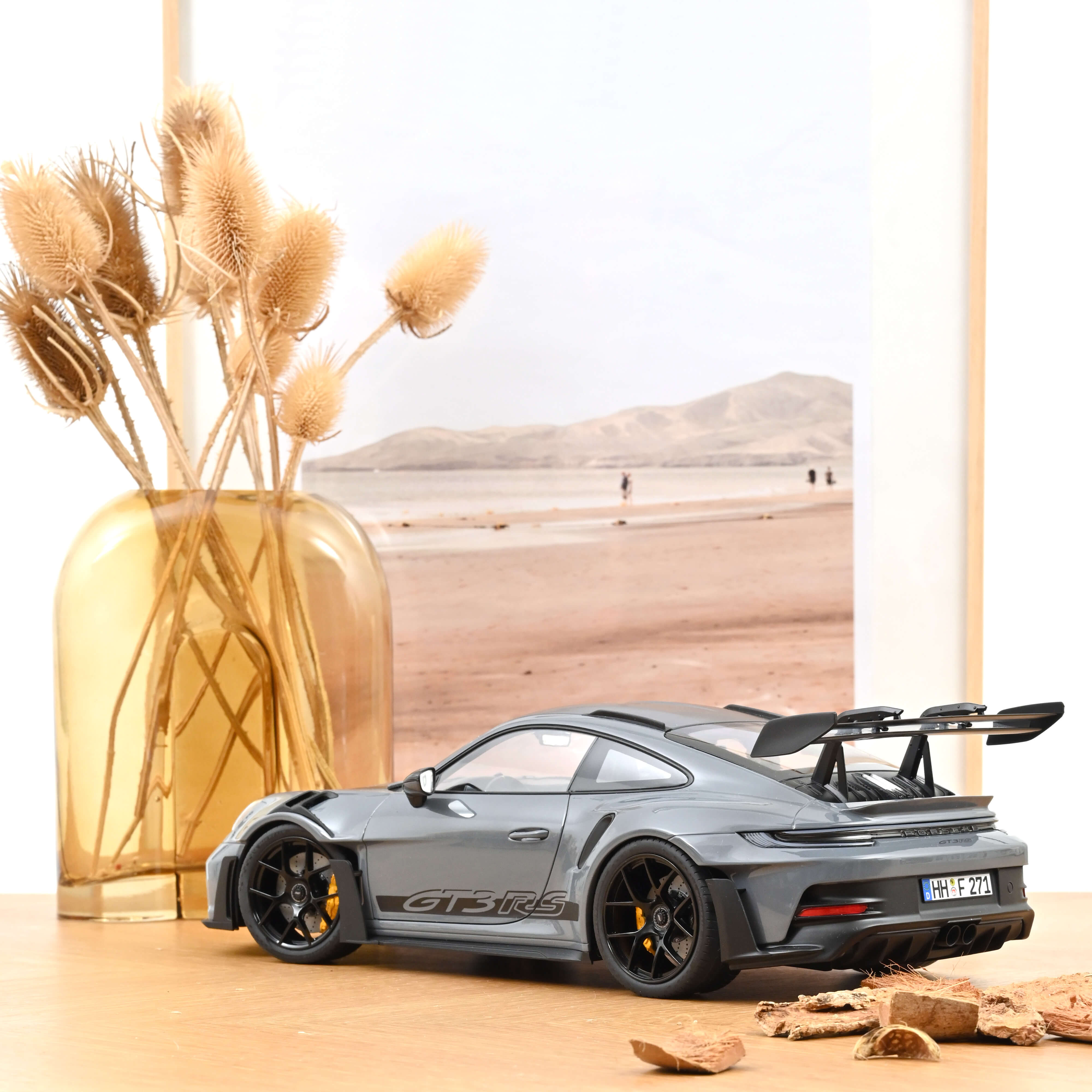 norev-porsche-911-gt3-rs-pack-weissach-2022-1-12-grigio-artico-200-pz image 2