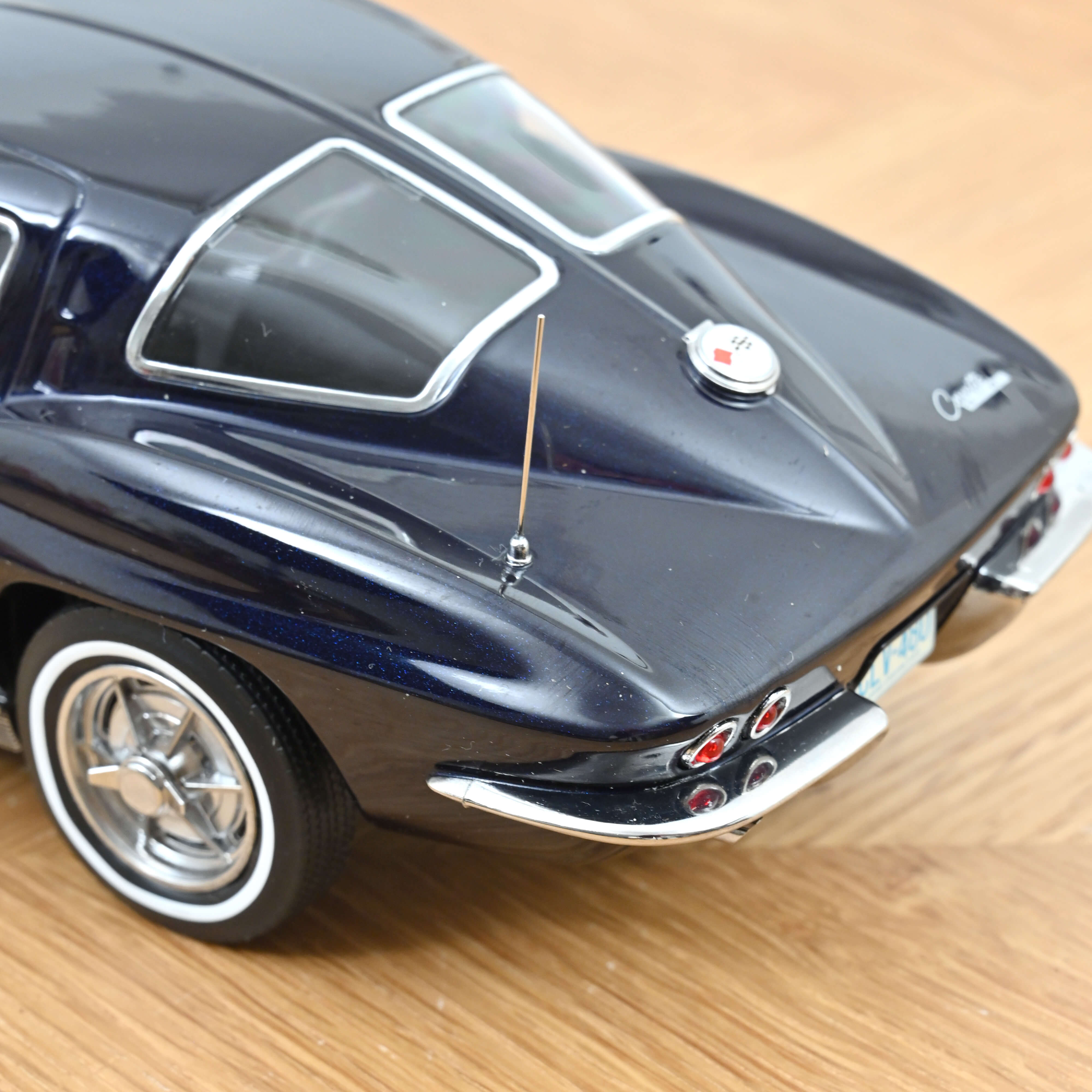 norev-chevrolet-corvette-sting-ray-1963-1-18-blu-daytona-200-pz image 5