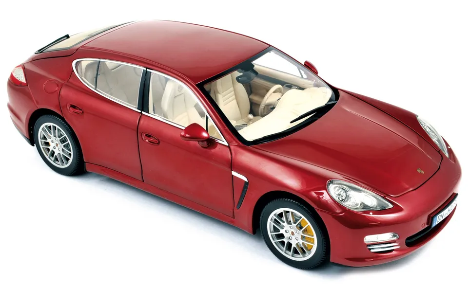 norev-porsche-panamera-4s-2009-modellino-auto-1-18-rosso-edizione-limitata-1000- image 1