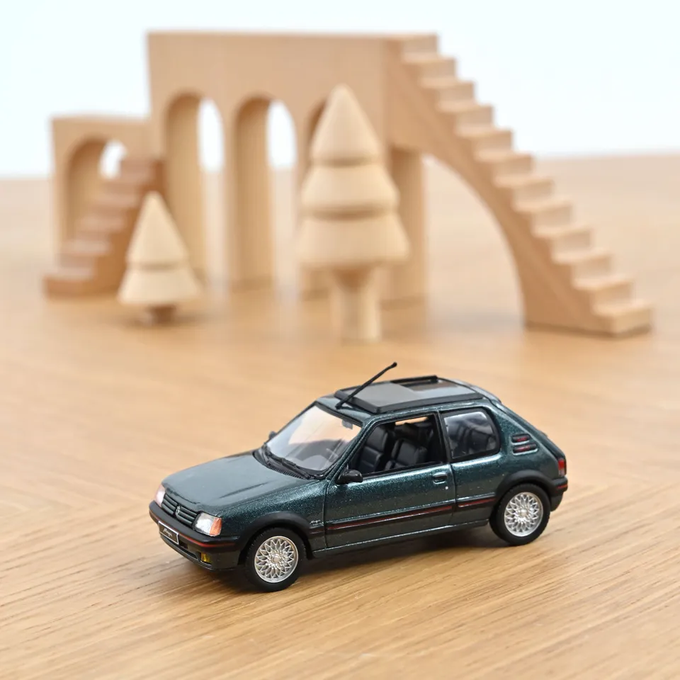 norev-peugeot-205-gti-1-9-magic-1990-verde-sorrento-1-43 image 1