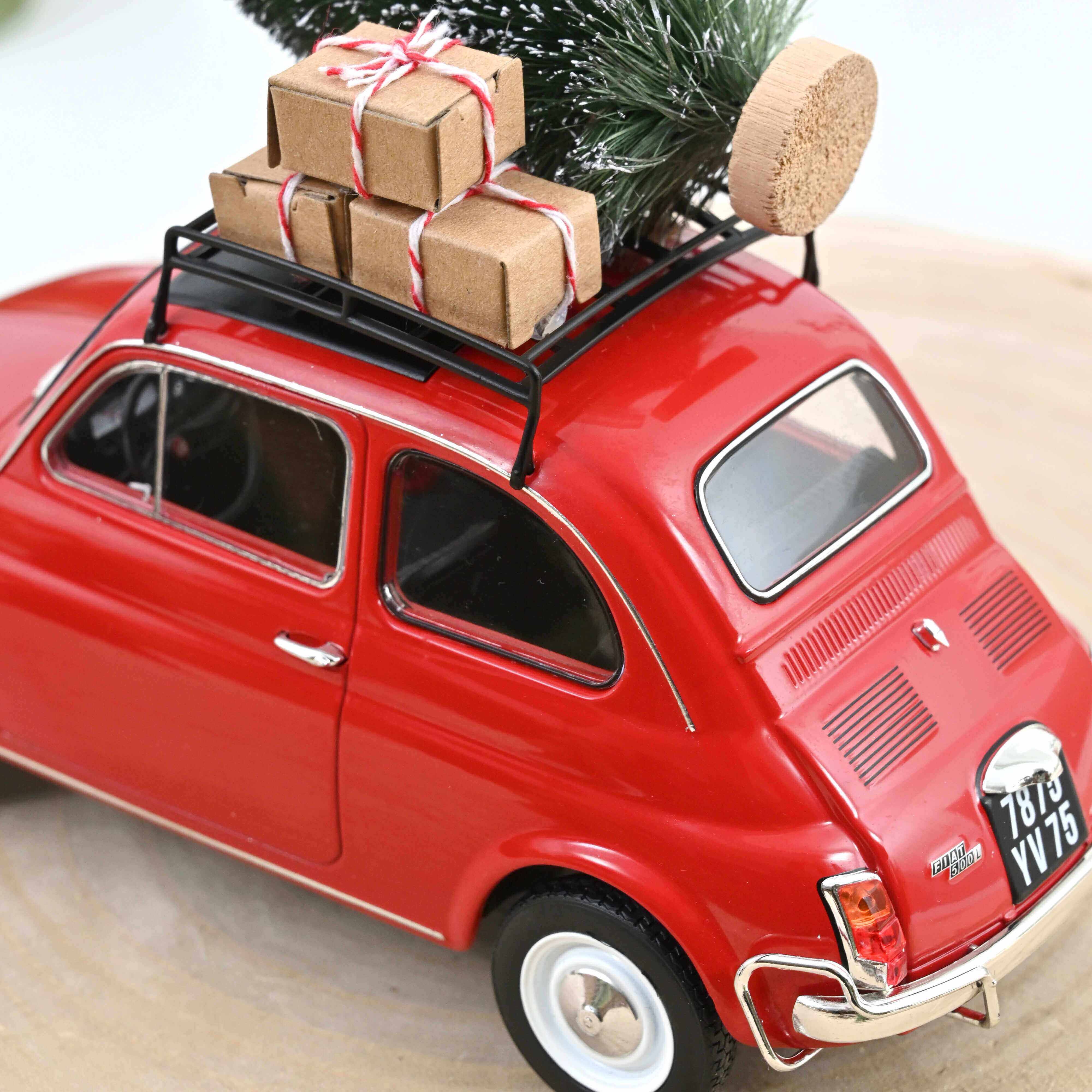 norev-fiat-500-l-1968-rouge-no-l-con-albero-1-18-modello-auto-natalizio image 5
