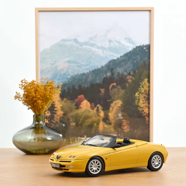 norev-alfa-romeo-spider-1999-giallo-zoe-metallizzato-modellino-1-18-edizione-lim image 1