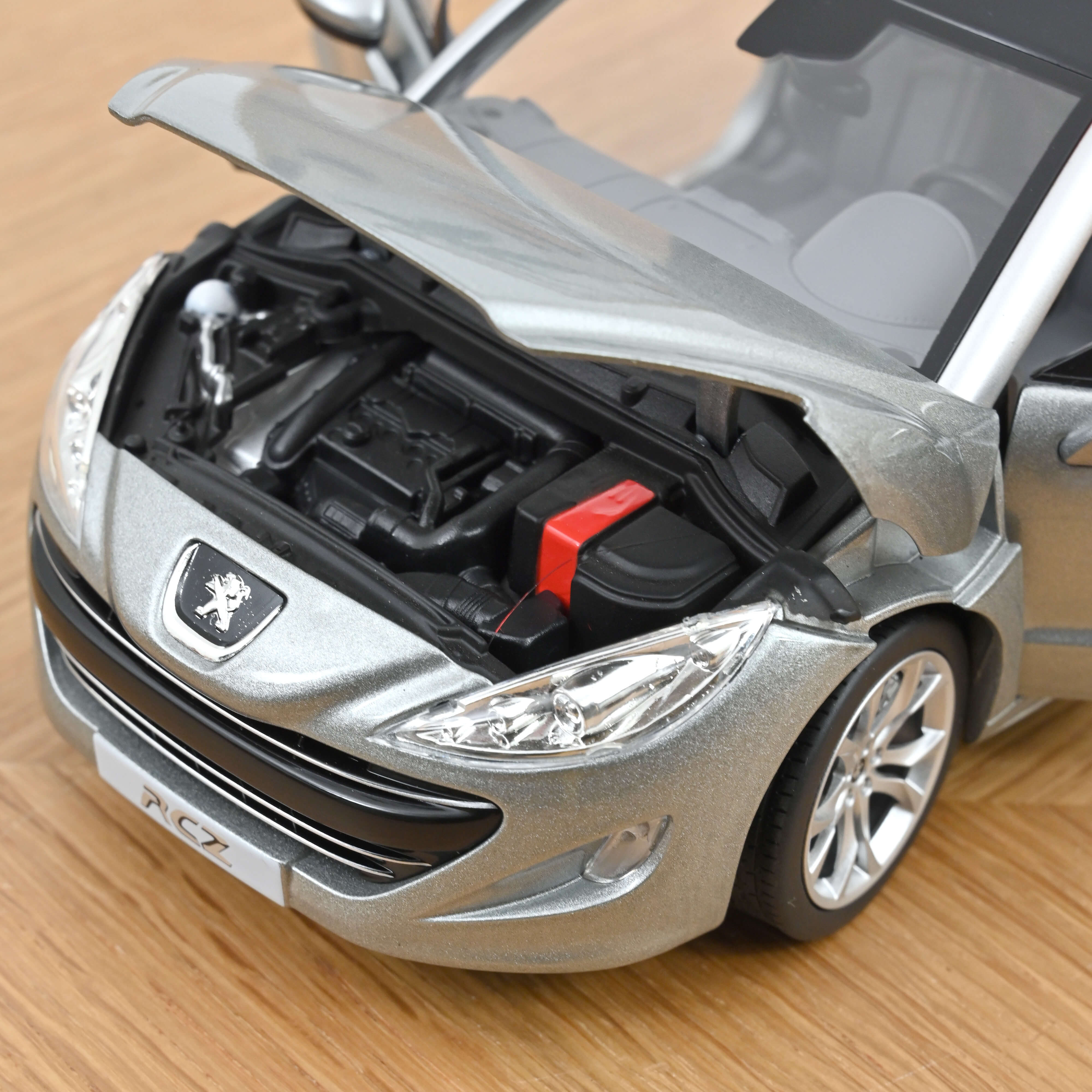 norev-peugeot-rcz-2010-gris-sidobre-1-18-modellino-auto-coup image 5