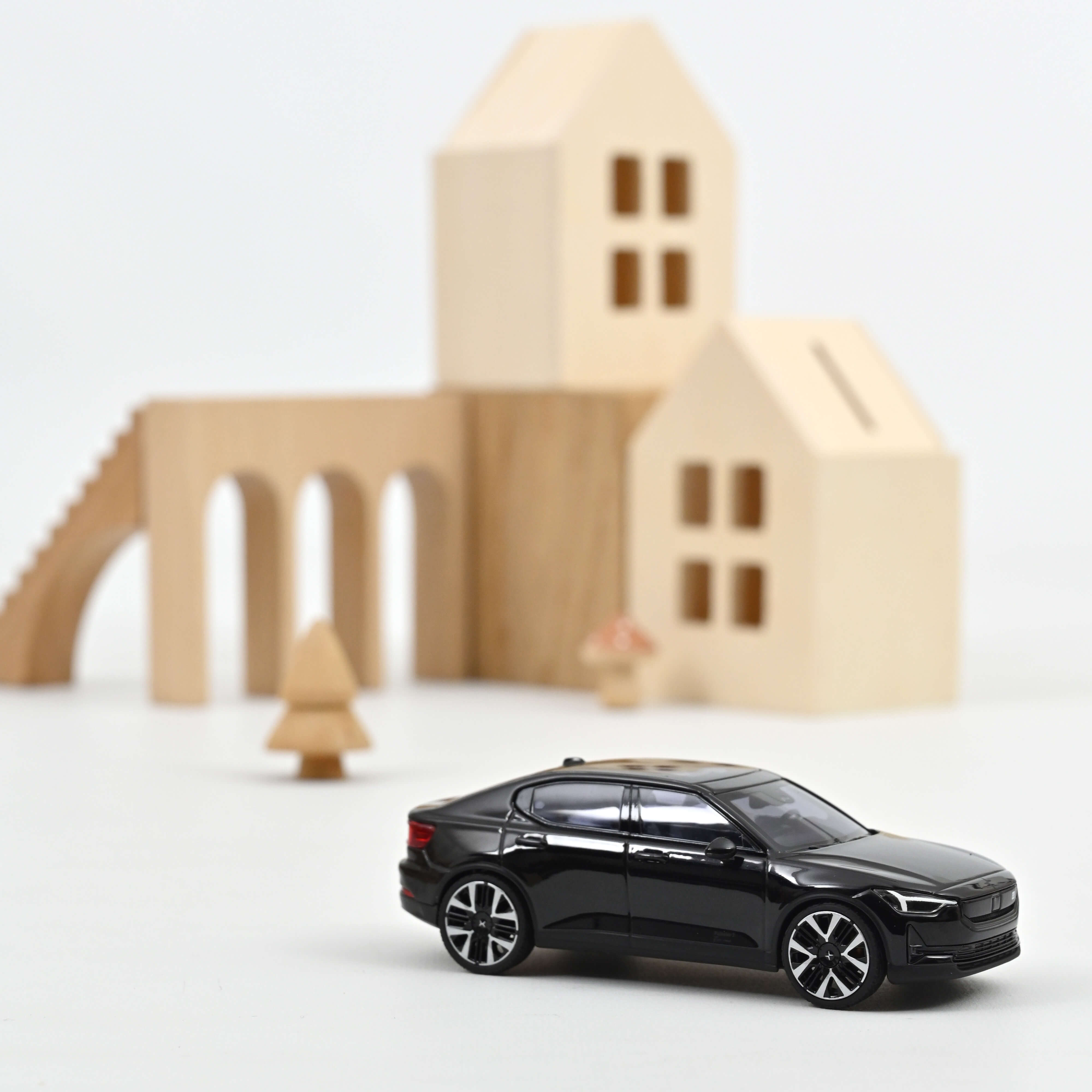 norev-polestar-2-2024-space-nero-modellino-auto-1-43 image 1