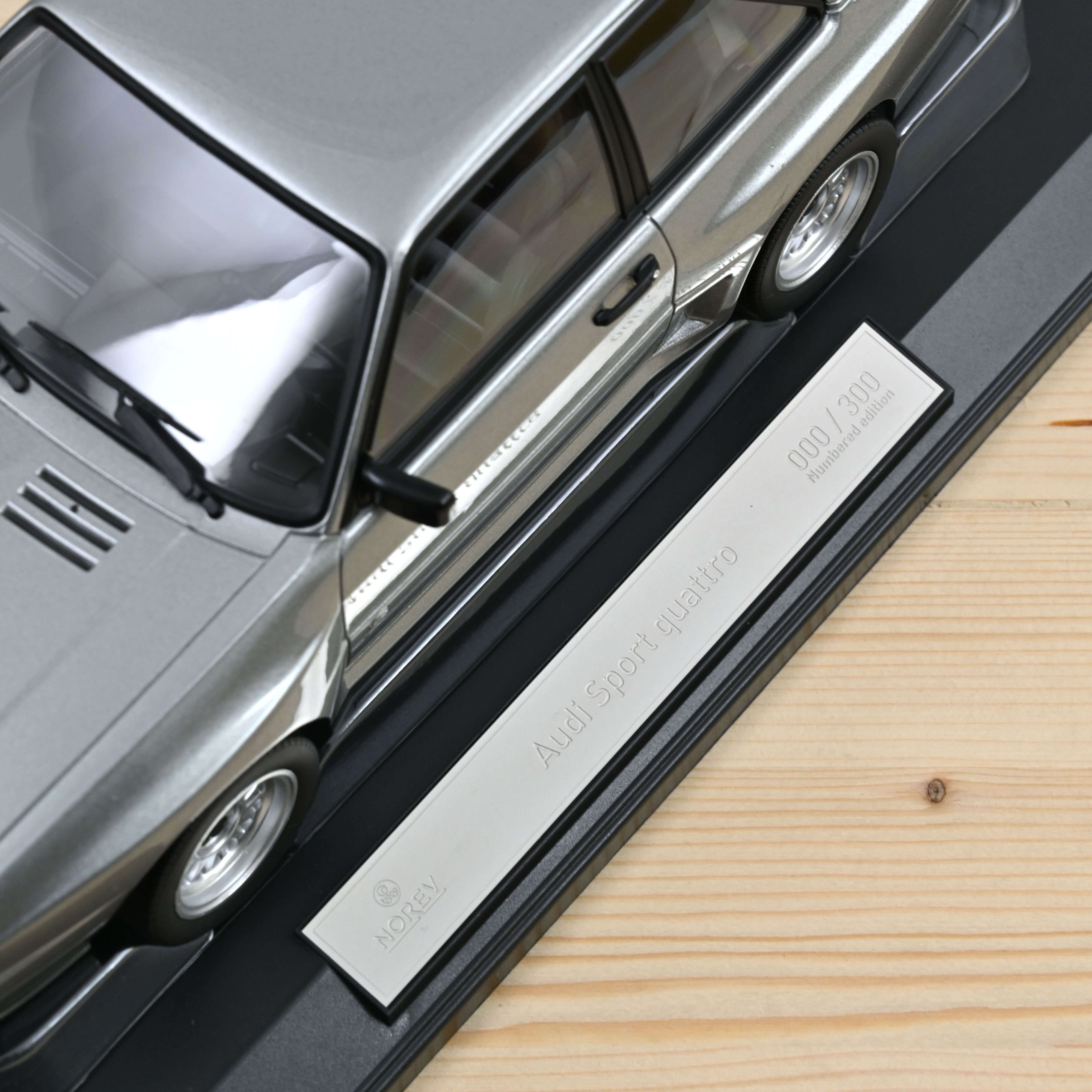 norev-audi-sport-quattro-1985-auto-da-collezione-1-18-grigio-metallizzato-300pcs image 3