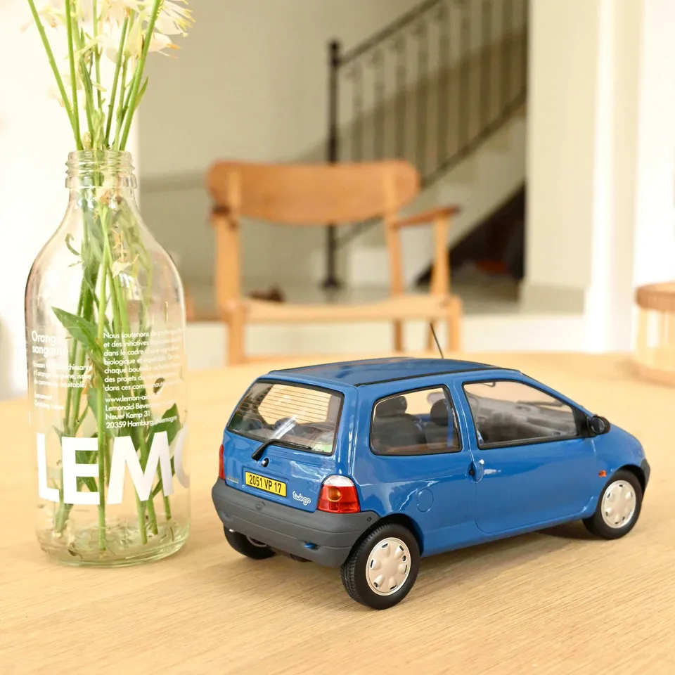 norev-renault-twingo-1995-cyan-blue-1-18-modellino-die-cast-da-collezione image 1