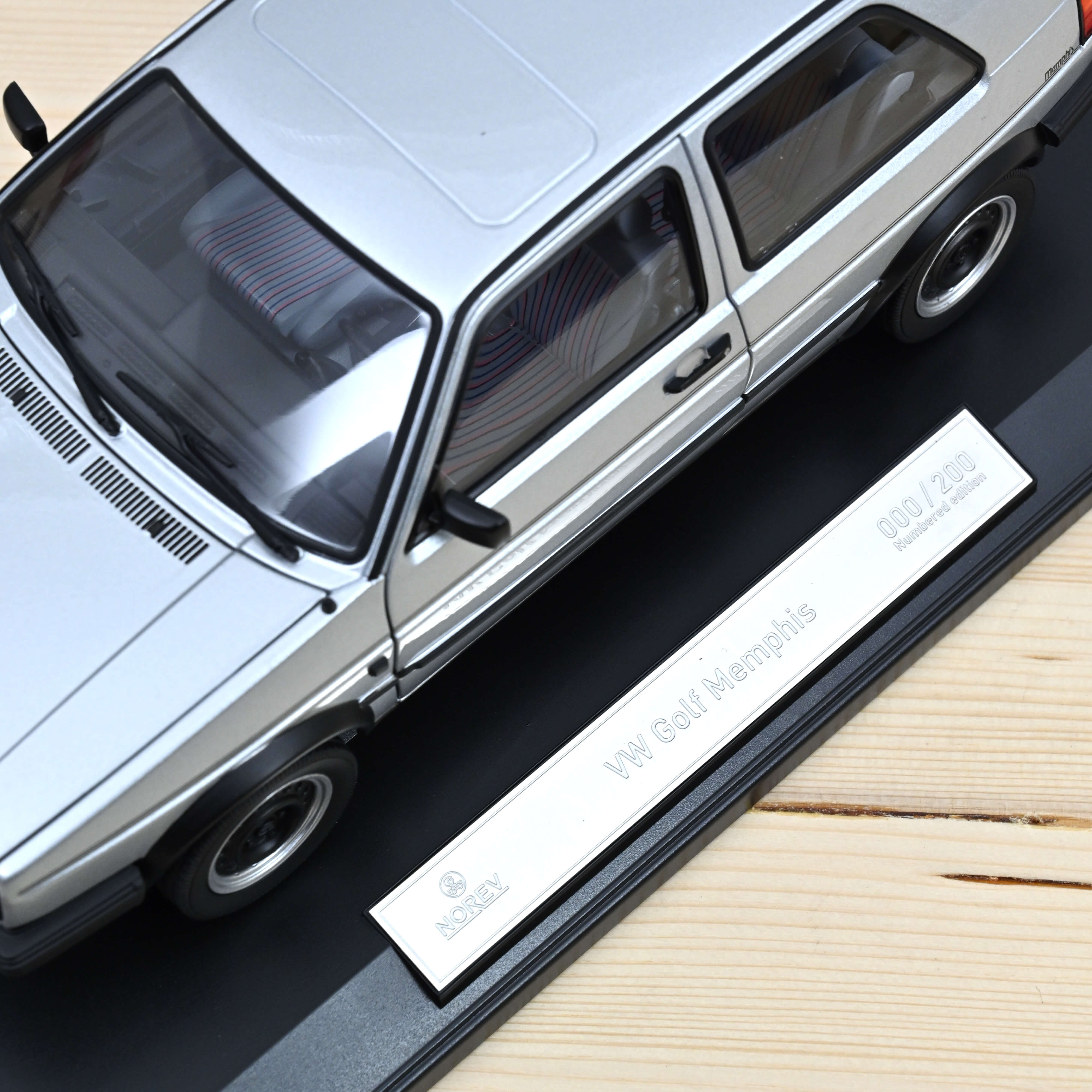 norev-vw-golf-2-memphis-1988-modellino-auto-1-18-grigio-argento-200-pezzi image 4