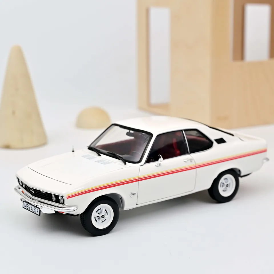 norev-opel-manta-swinger-1975-modellino-auto-1-18-bianco-2 image 1