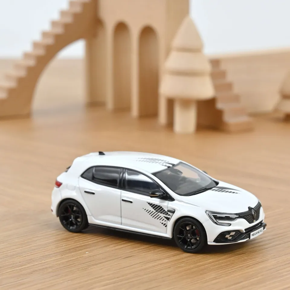 norev-renault-m-gane-r-s-ultime-2023-modellino-auto-1-43-bianco-perla image 1